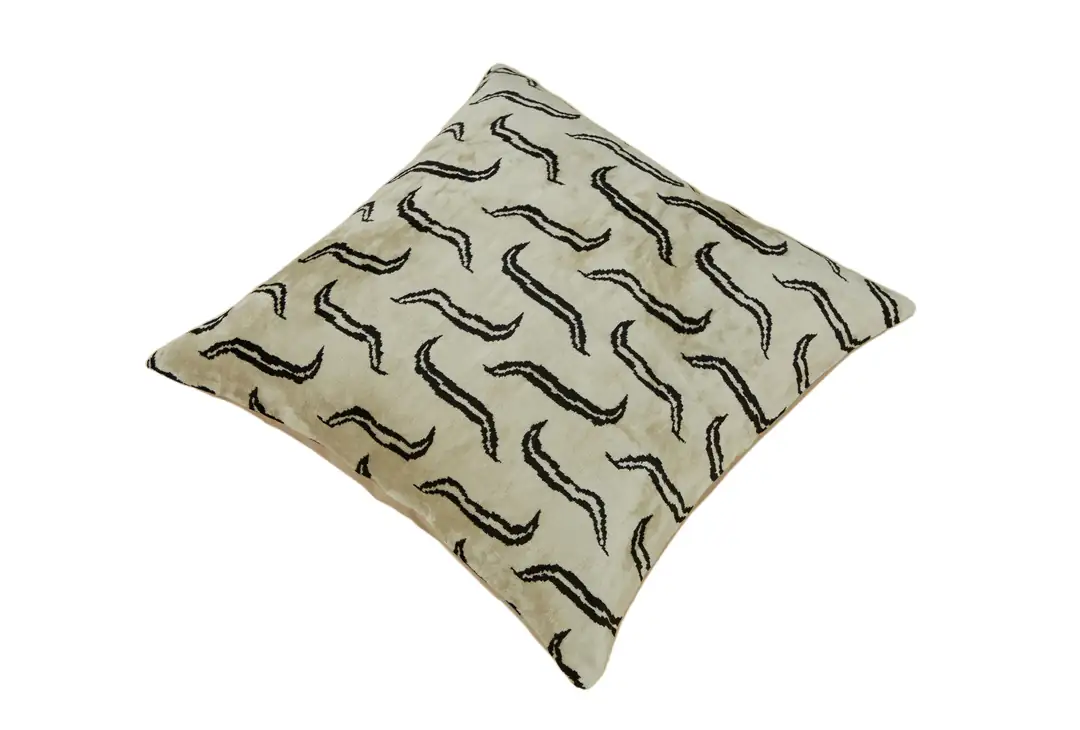 Ikat Akıcı Şerit Dekoratif Kadife Kırlent Kılıfı