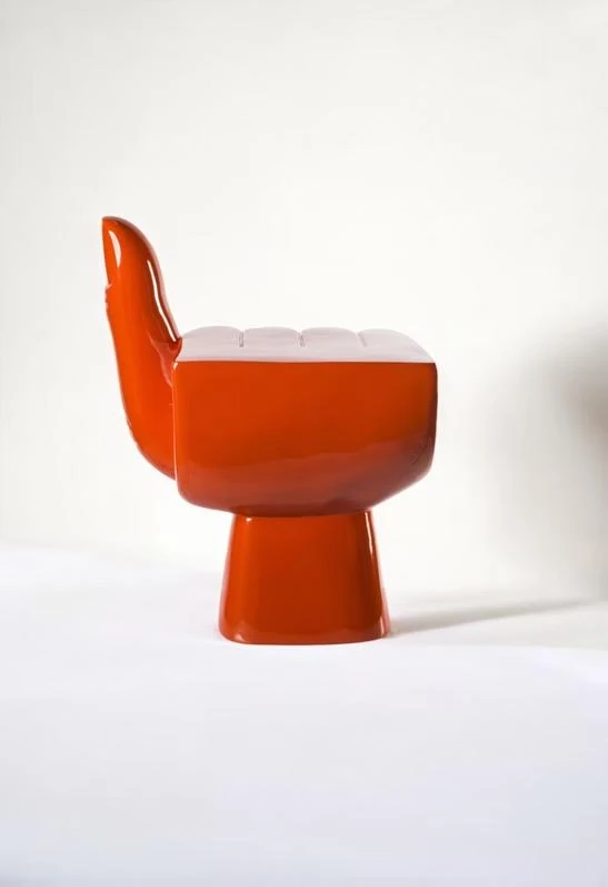 Yumruk Şekilli Dekoratif Sandalye