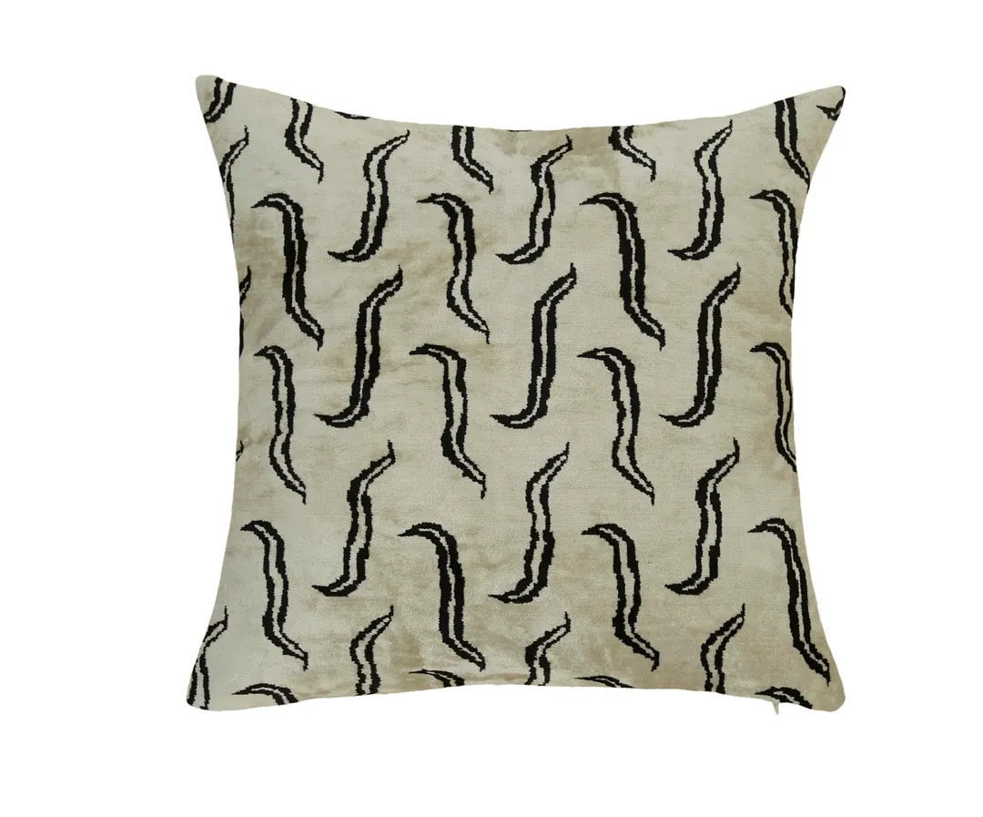 Ikat Akıcı Şerit Dekoratif Kadife Kırlent Kılıfı