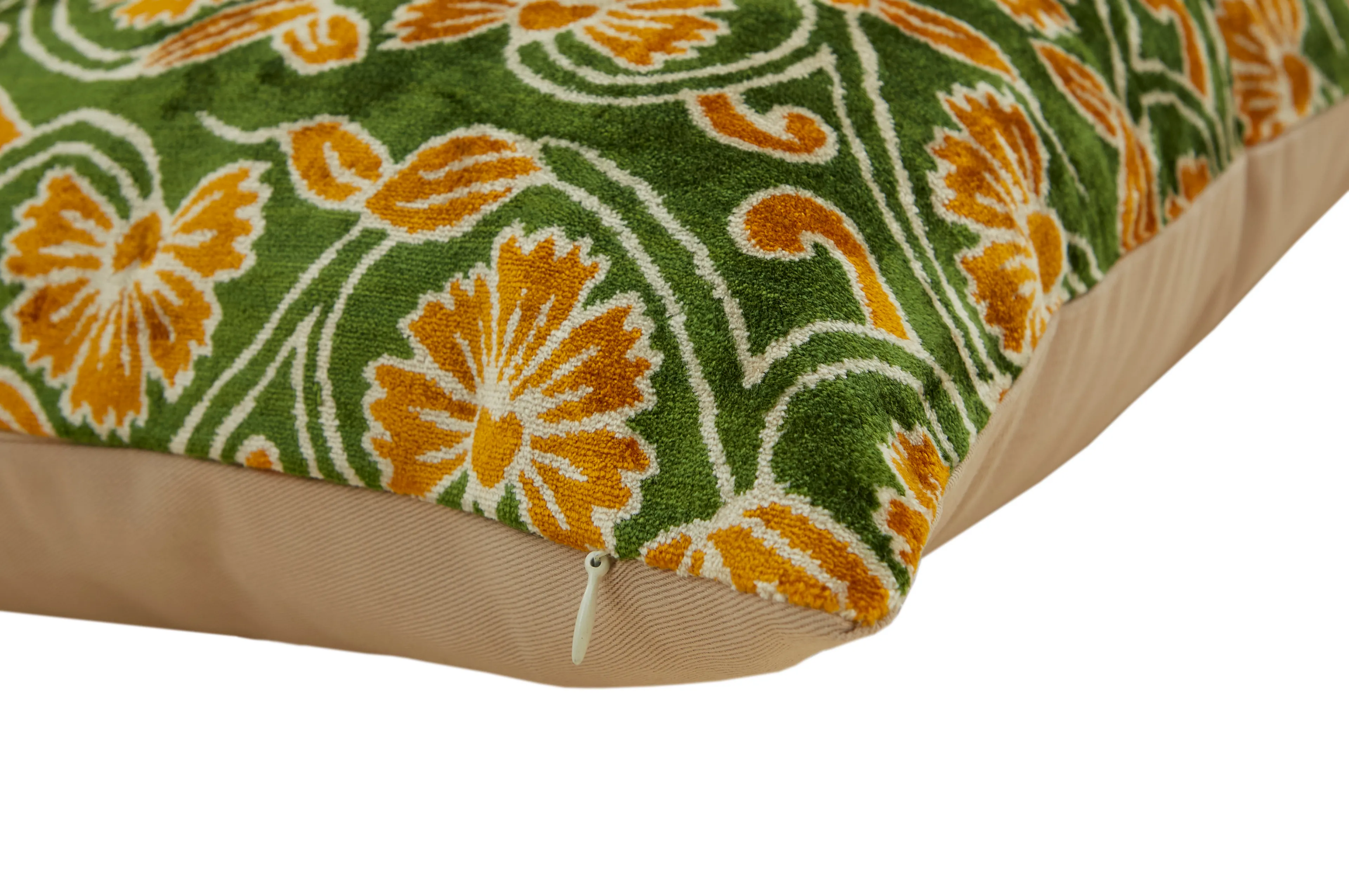 Asma Yaprağı Desenli Dekoratif Kadife Kırlent Kılıfı