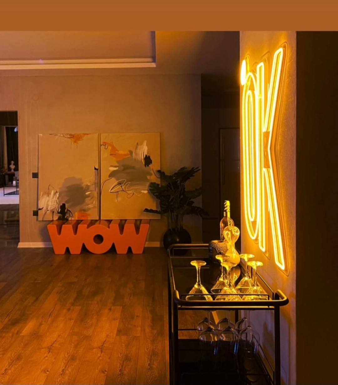 WOW Kaligrafik Tabure