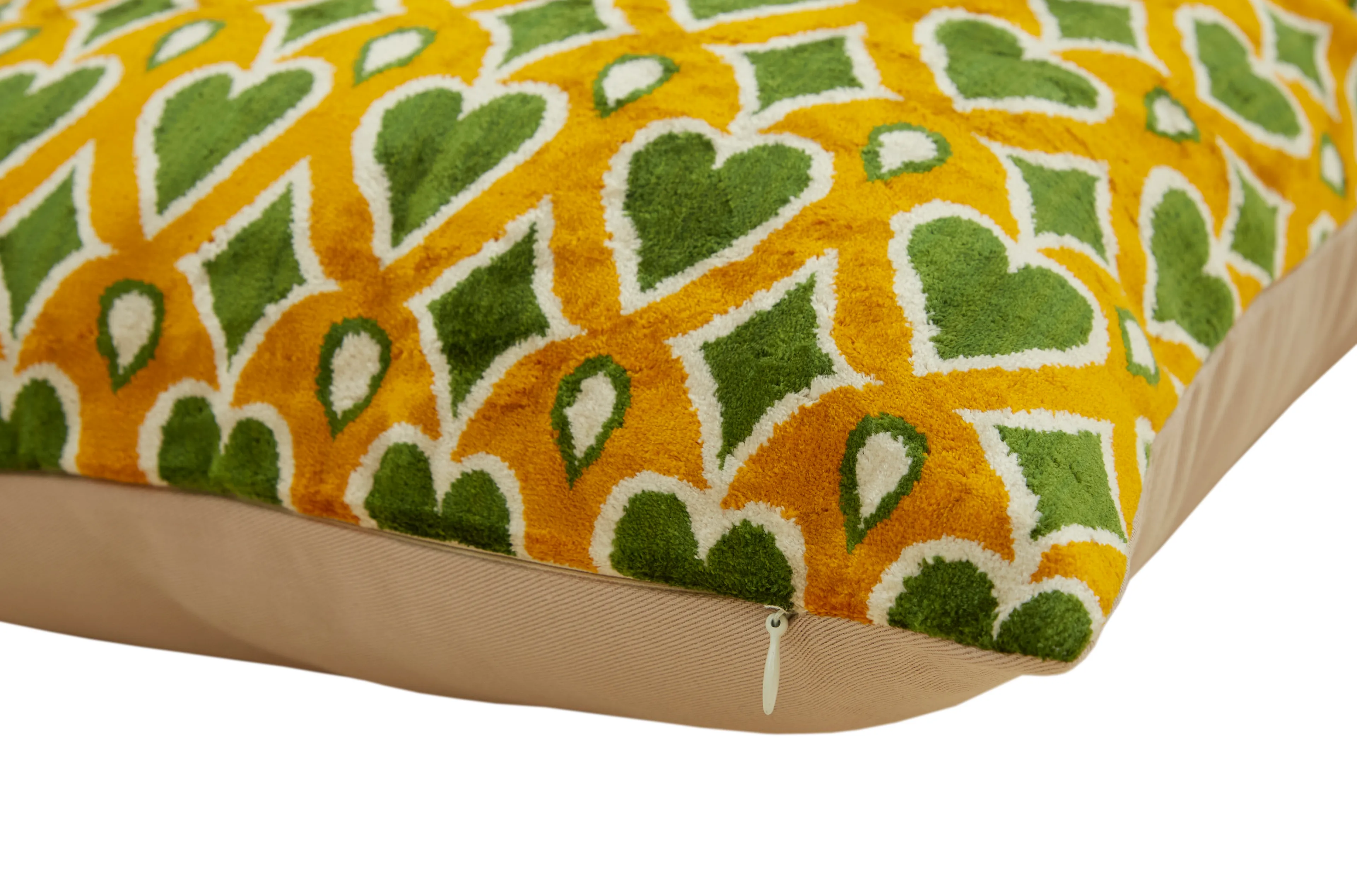 Kalp Desenli Dekoratif Kadife Kırlent Kılıfı