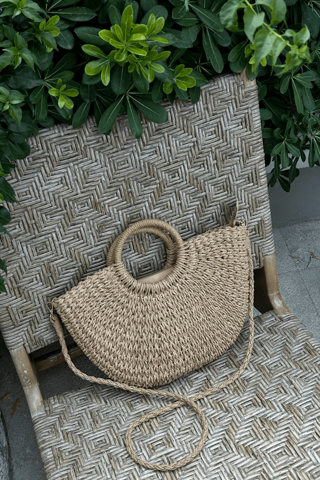 Large Half Moon Straw Bag Eshe - Beige