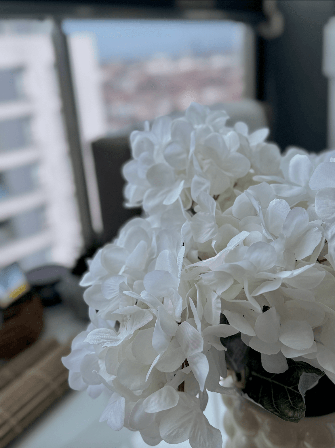 Dream Ortanca Krem Yapay Çiçek Buketi