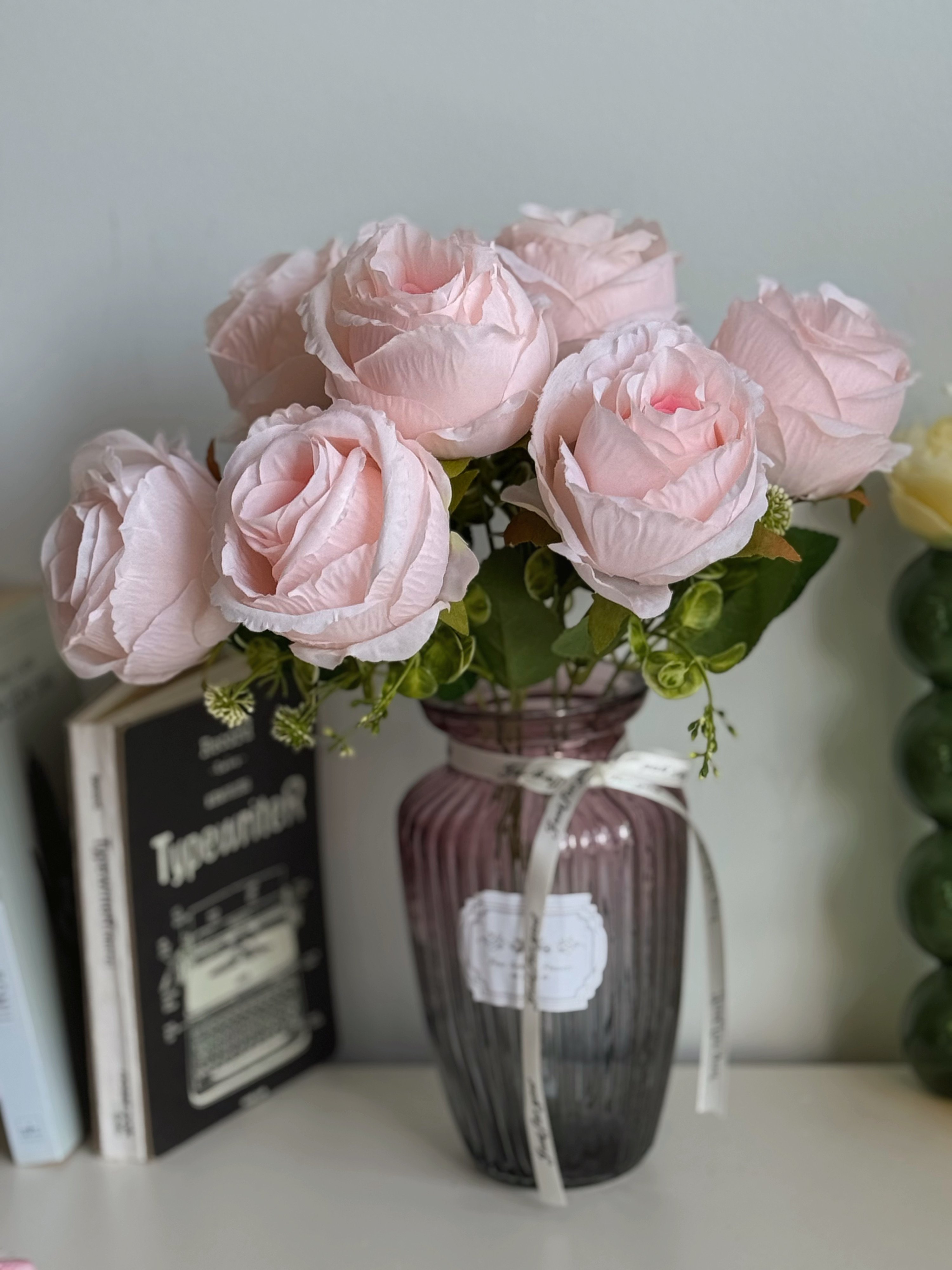 Zarafet Çizgili Cam Vazo Günbatımı &  Pink Blush Gül