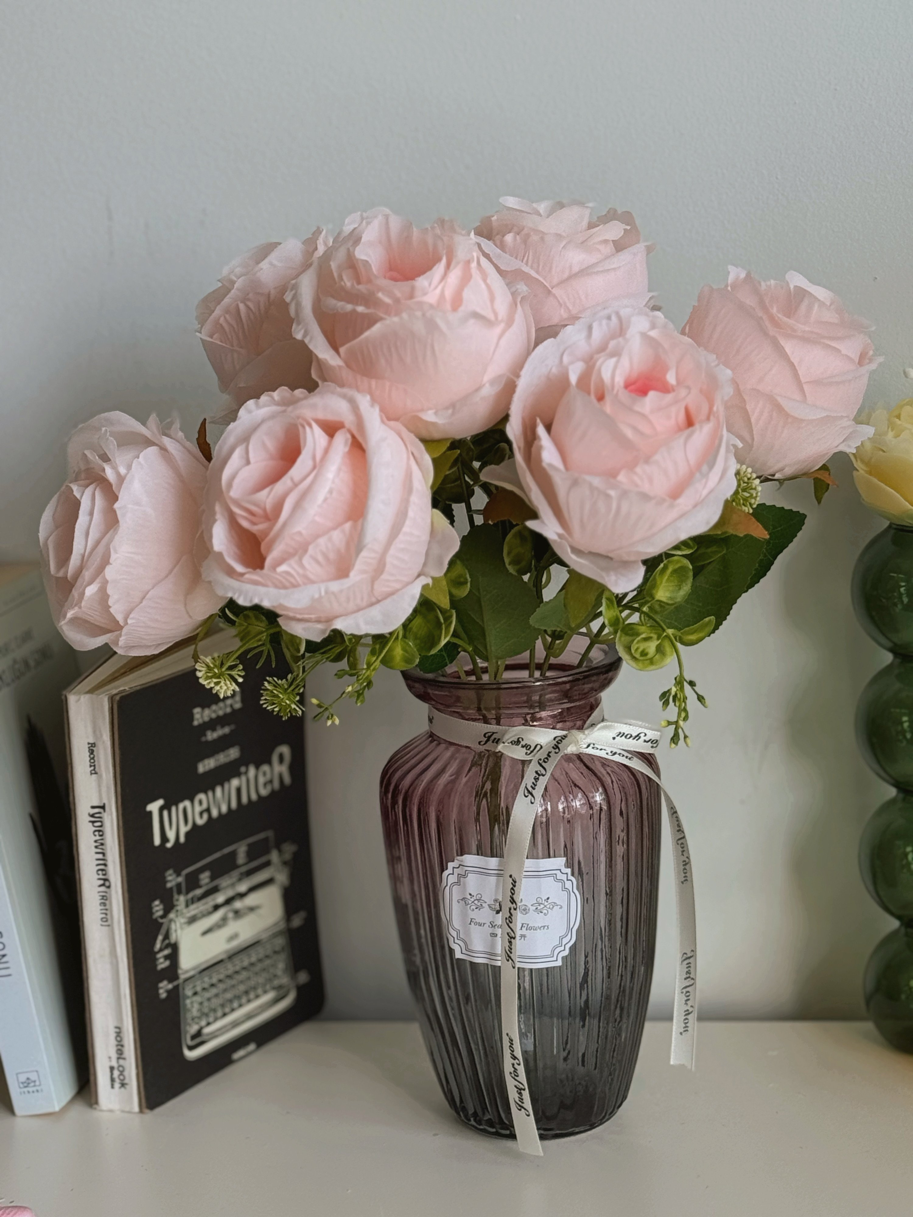 Zarafet Çizgili Cam Vazo Günbatımı &  Pink Blush Gül