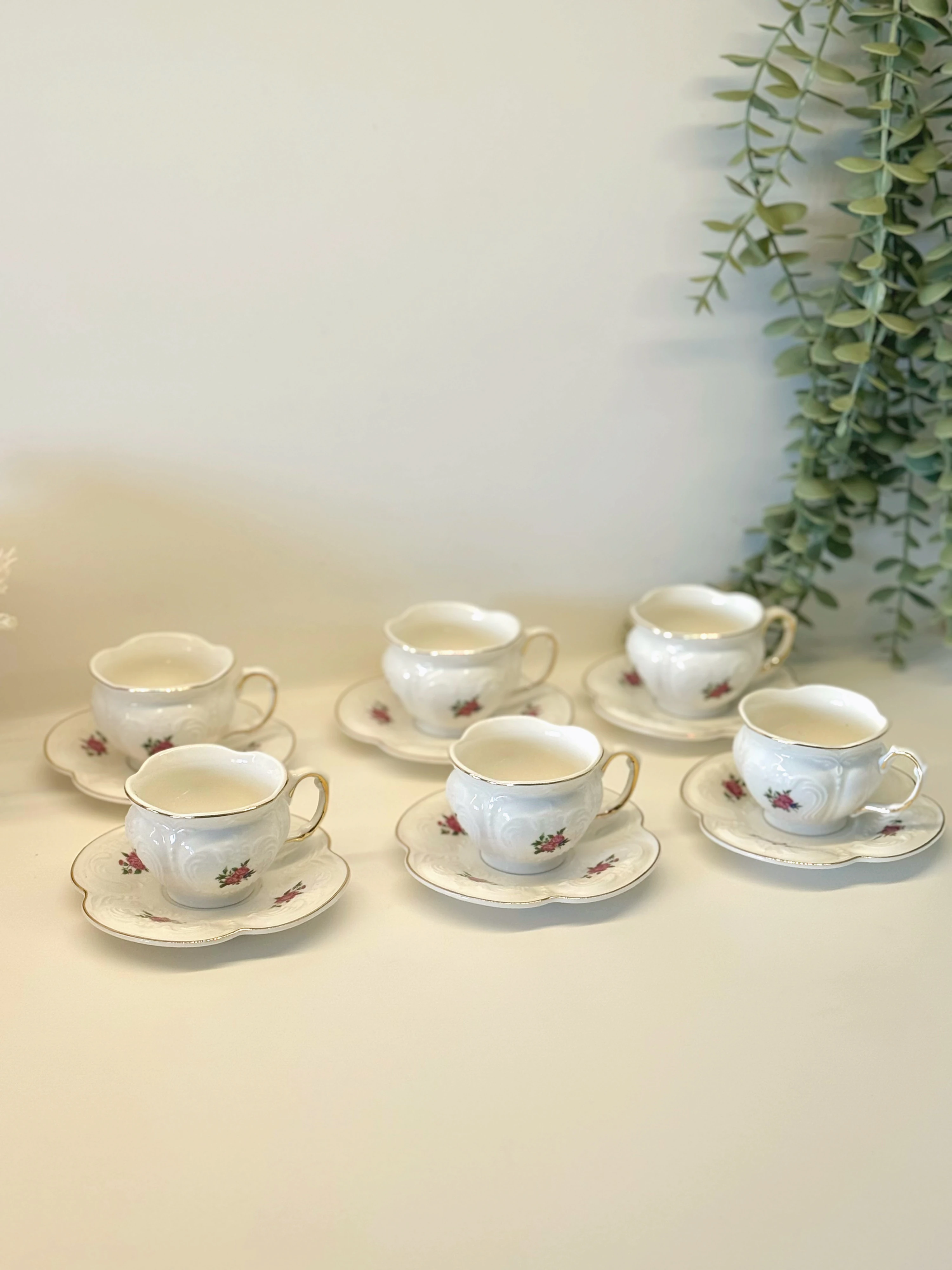 Vintage Güller - 6'lı Kabartma Desenli Fincan Takımı