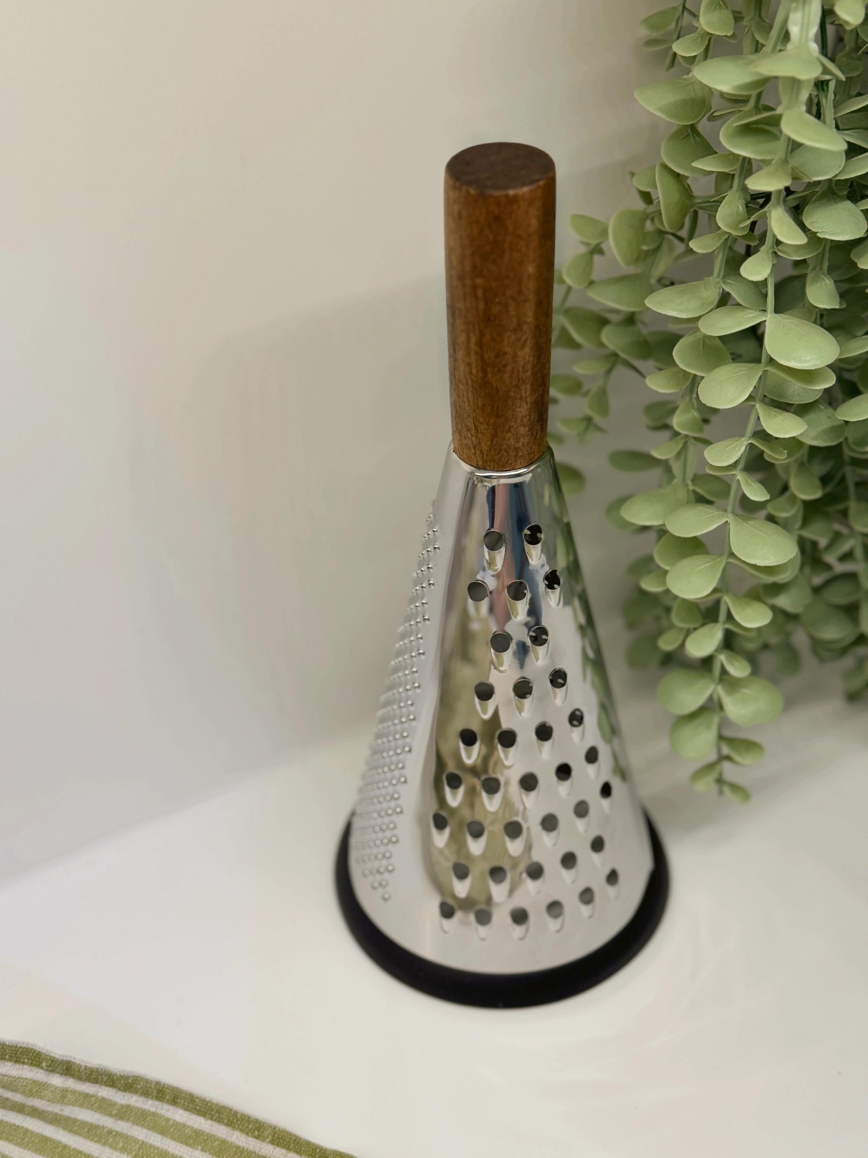 Akasya Kulplu 3 Yüzeyli Çelik Rende