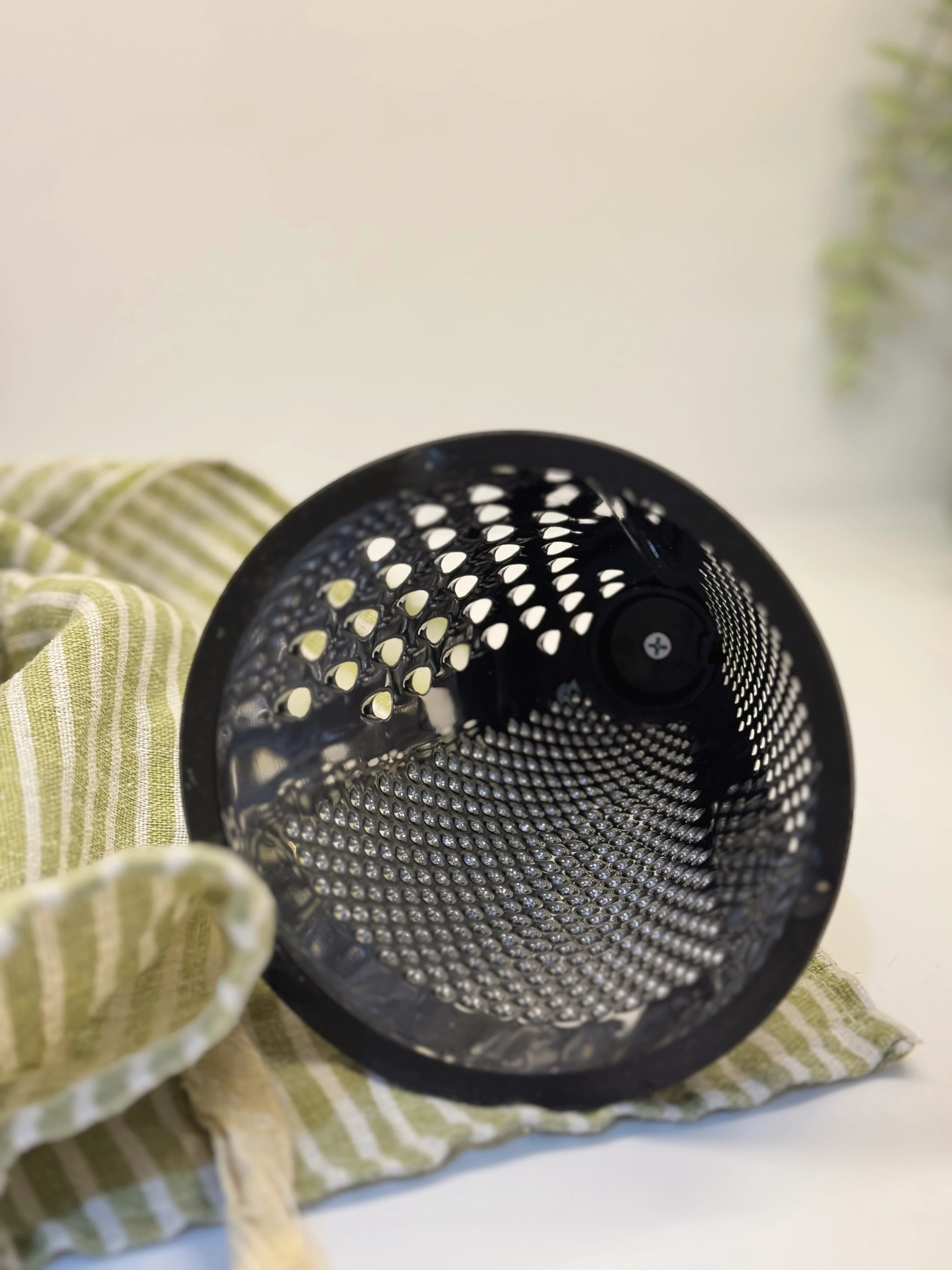 Akasya Kulplu 3 Yüzeyli Çelik Rende