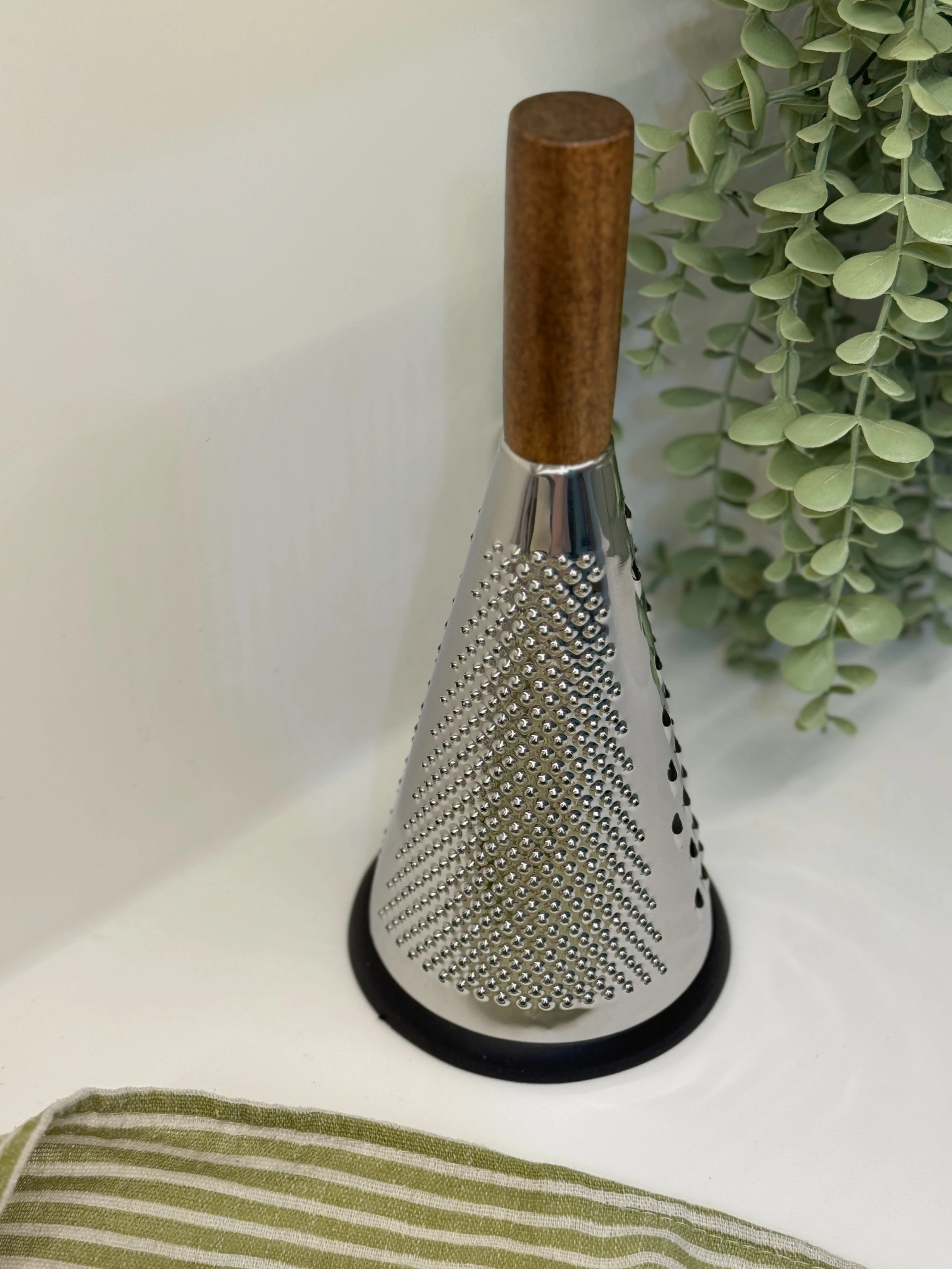 Akasya Kulplu 3 Yüzeyli Çelik Rende