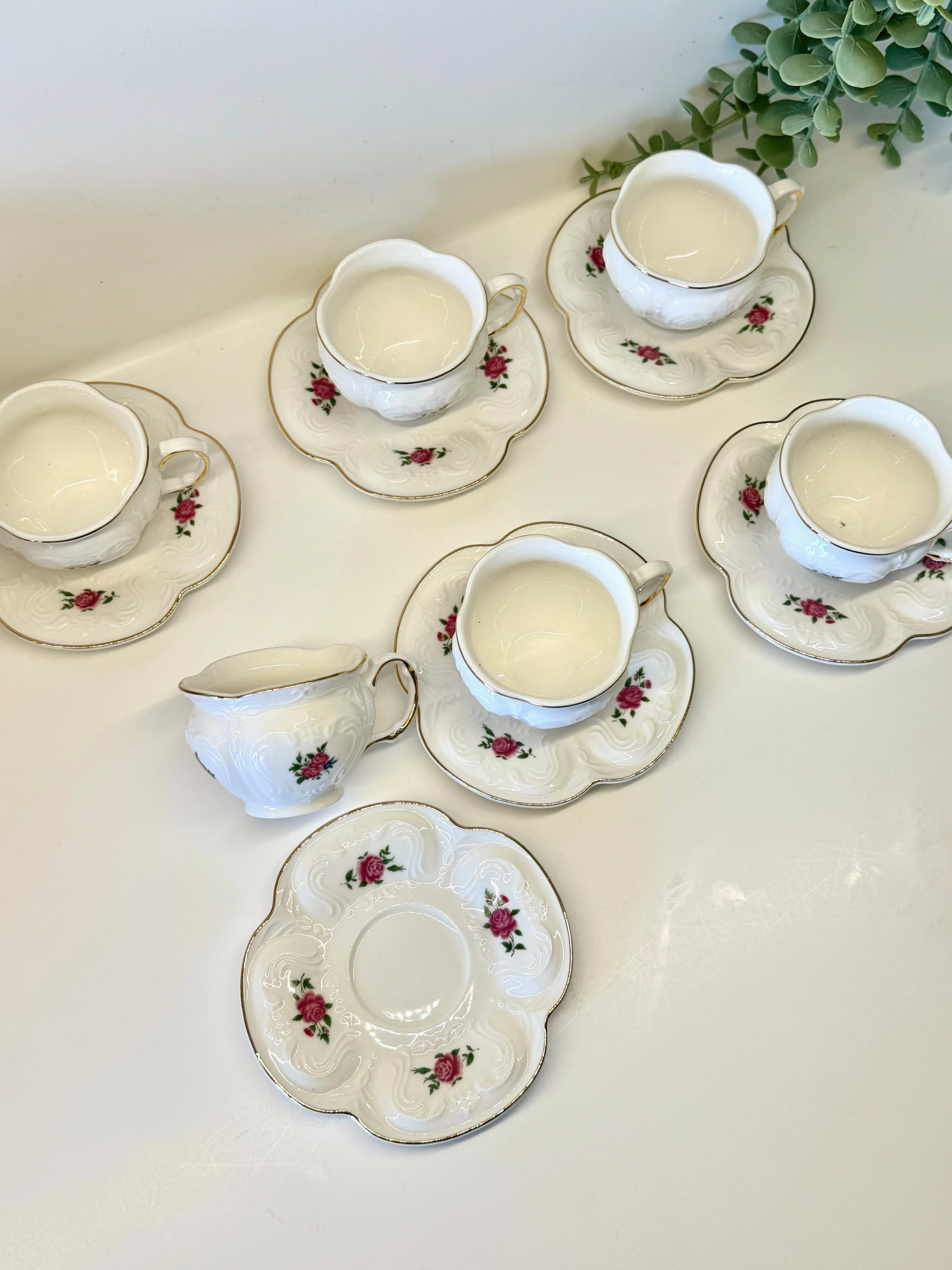 Vintage Güller - 6'lı Kabartma Desenli Fincan Takımı