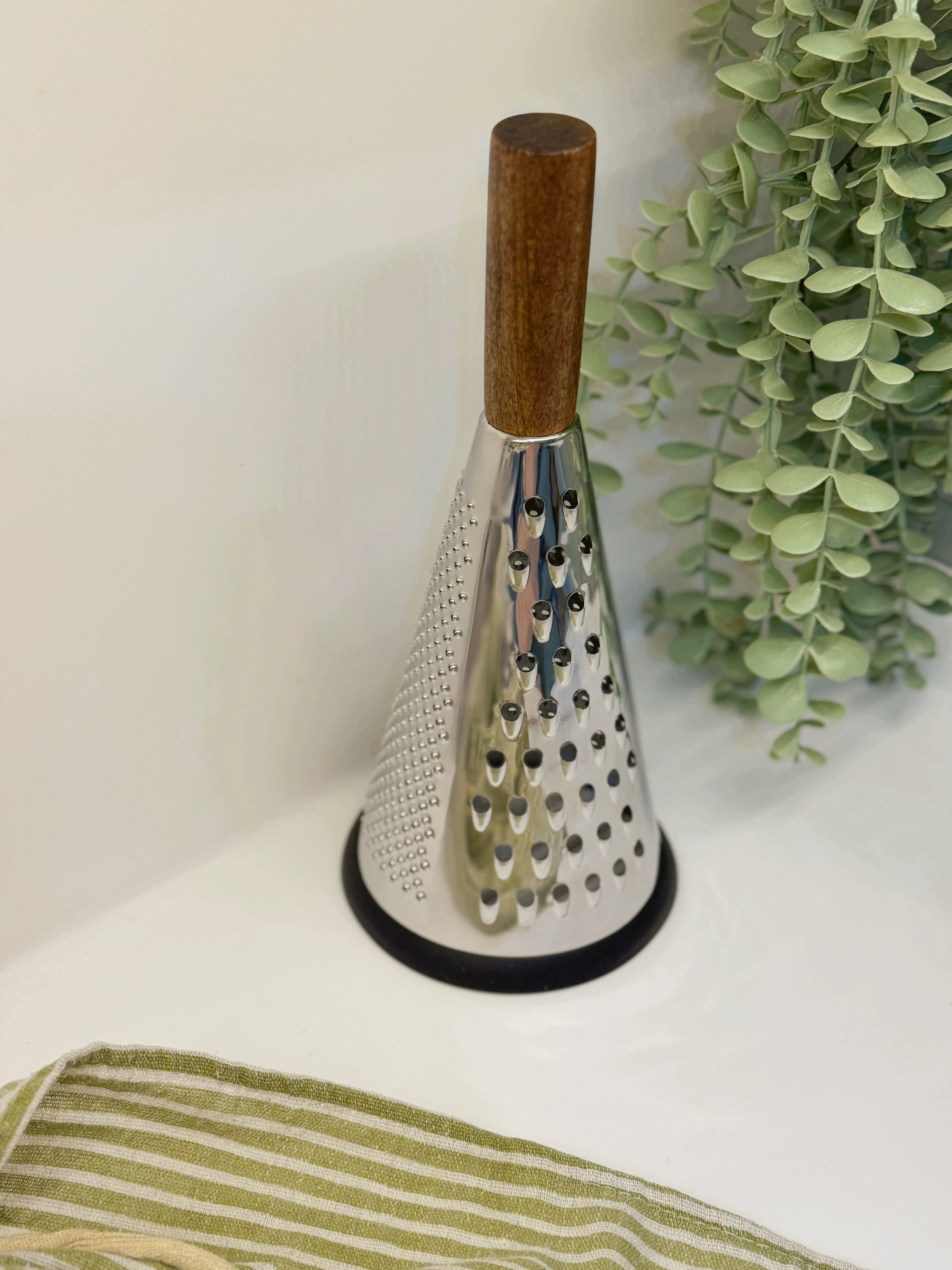 Akasya Kulplu 3 Yüzeyli Çelik Rende