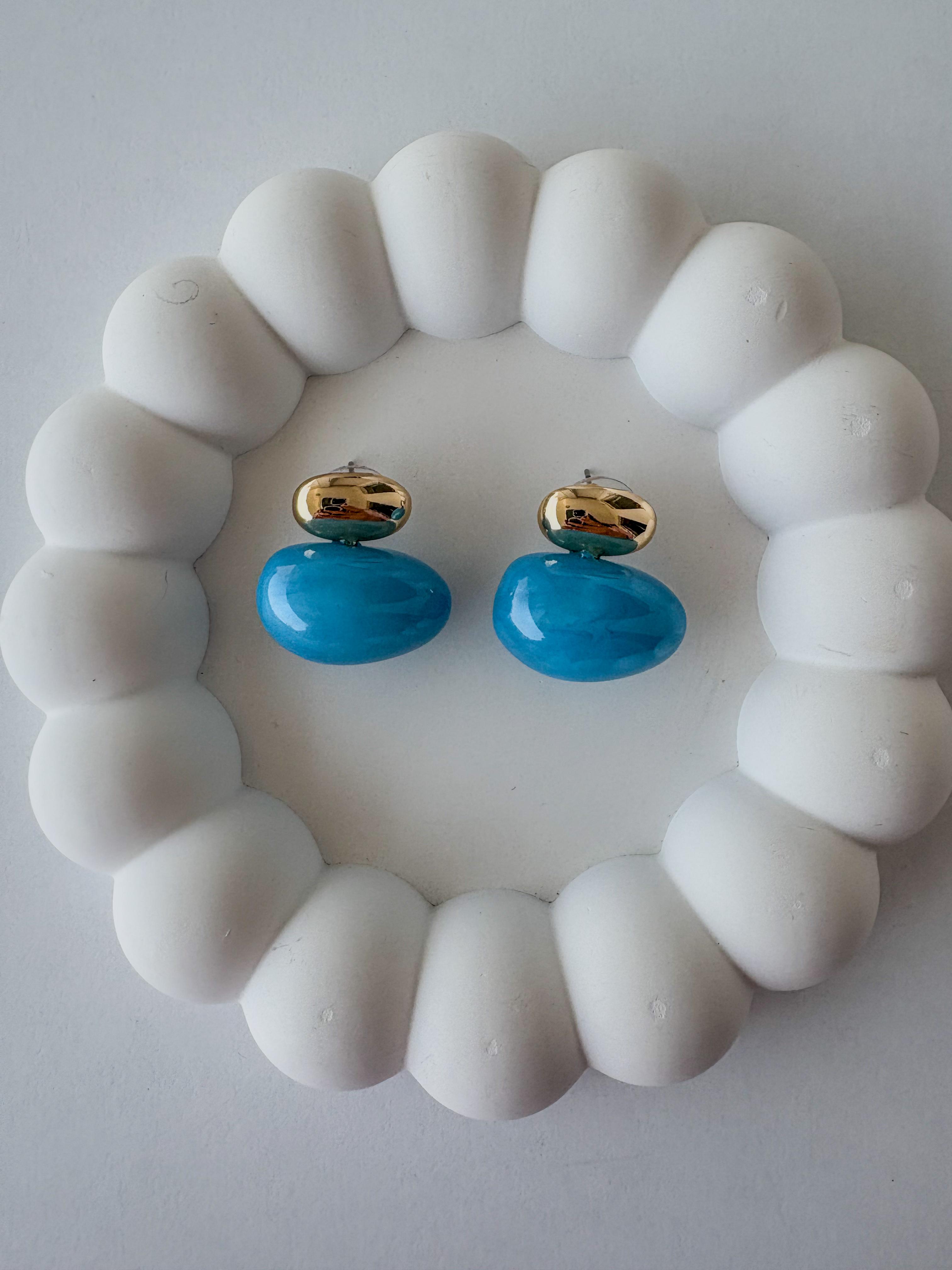Gold Detaylı Mavi Oval Küpe