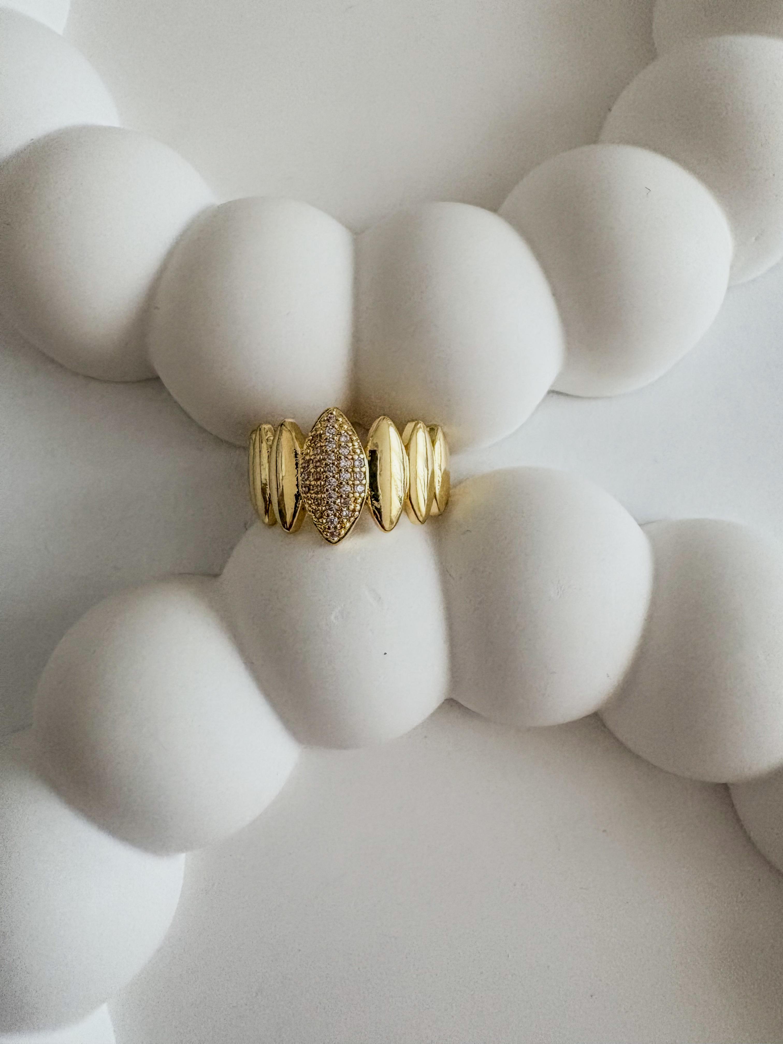 Badem Model Yüzük-Gold Renk