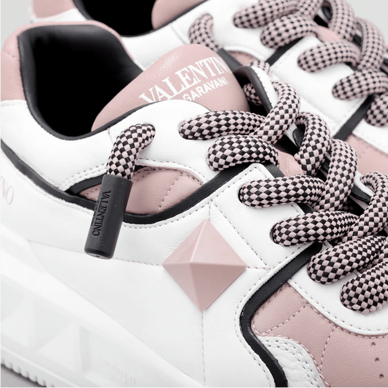 Sneakers Blancos Rosado Valentino One Stud