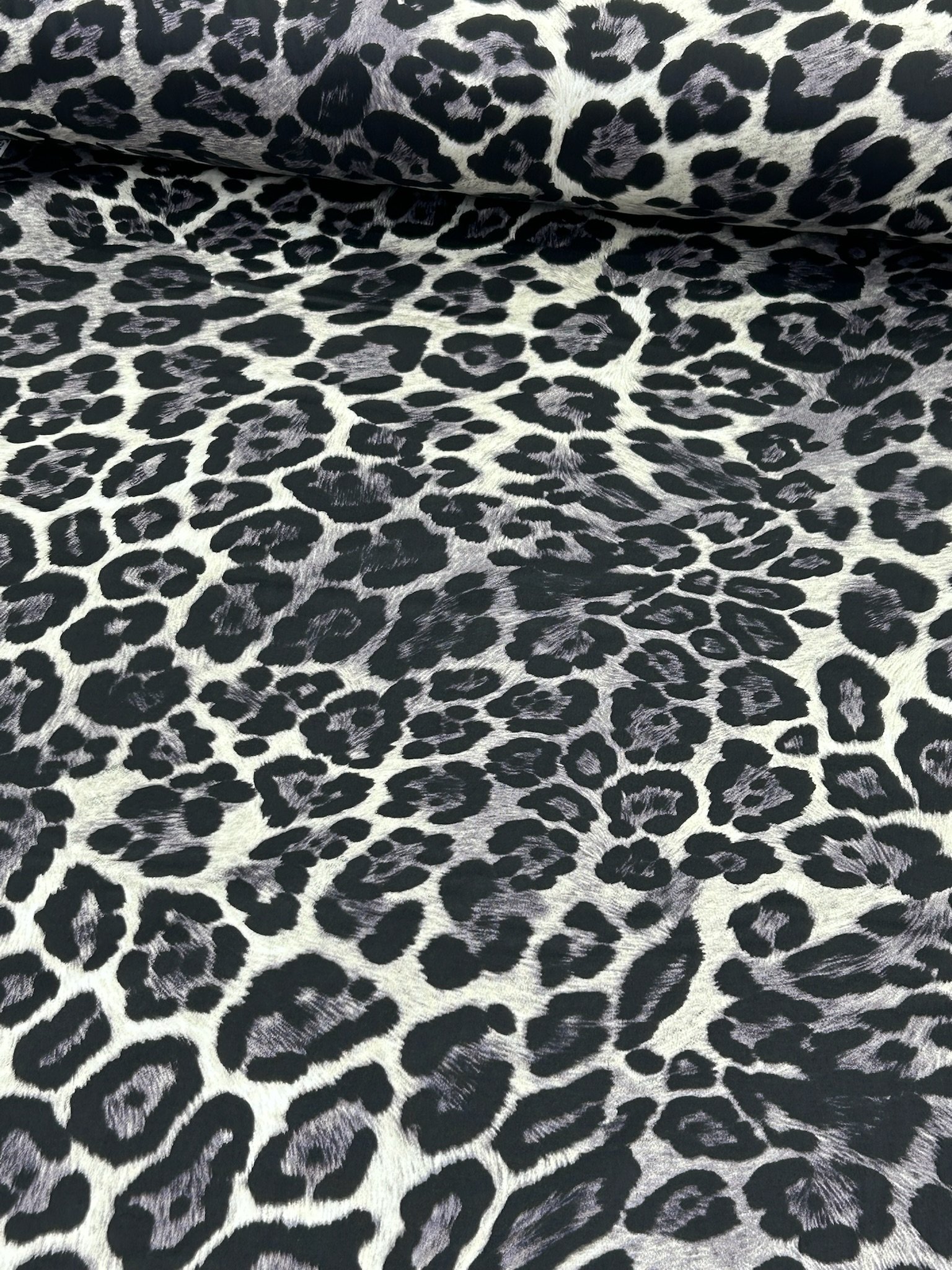 Leopar Desenli Pamuk Saten Kumaş - Gri