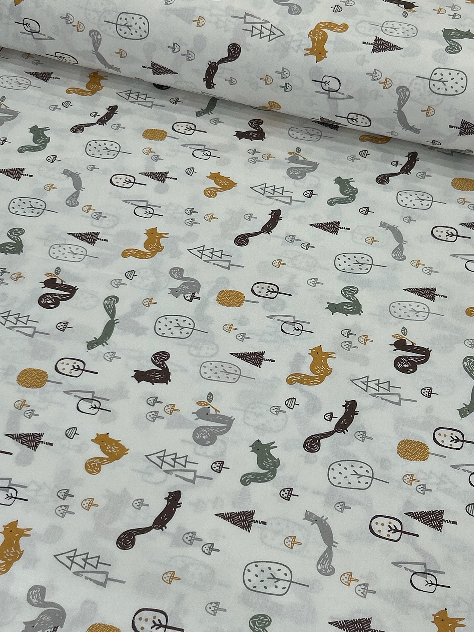Sarı/Yeşil Gezgin Sincap Poplin Kumaş