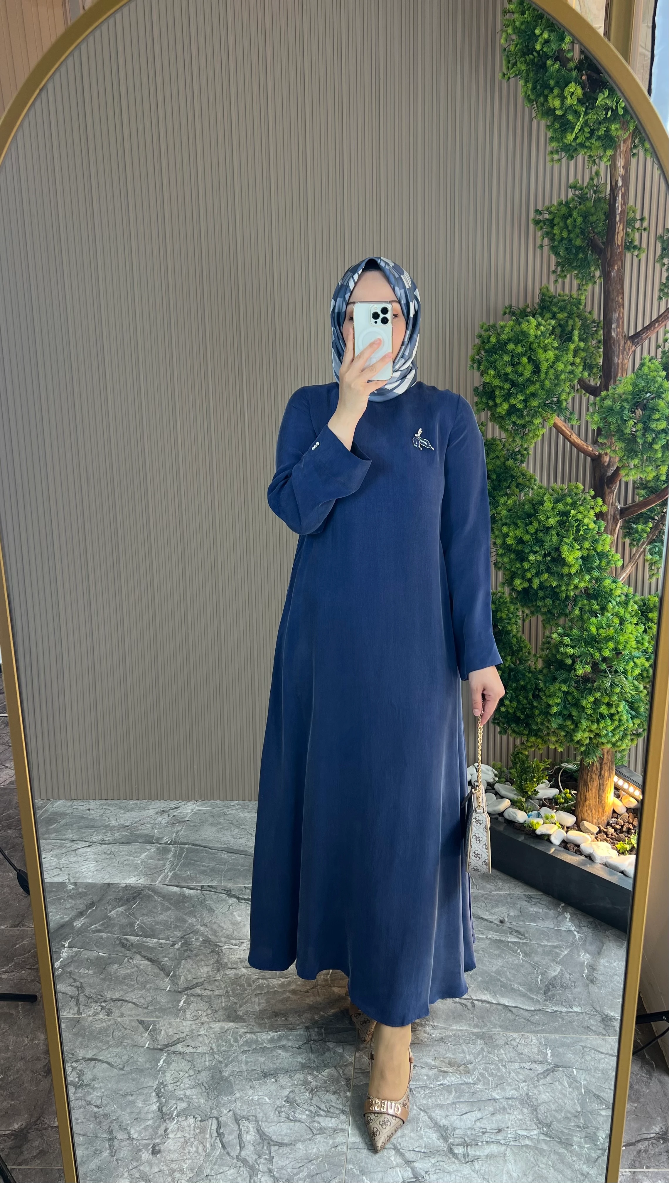 MİSS DALİDA Broş Detaylı İpek Qupro Elbise