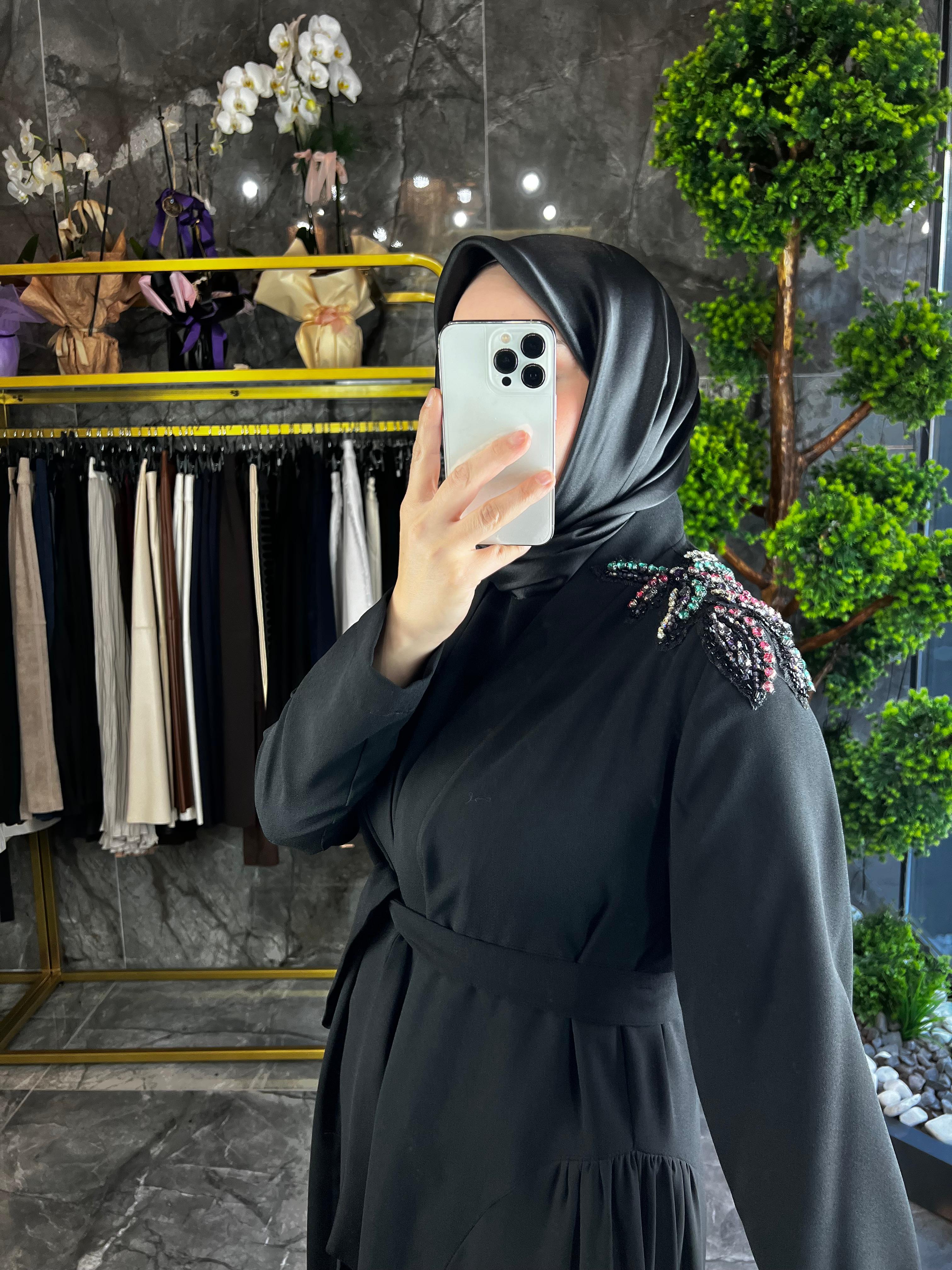 Doble krep kumaş taş işlemeli abaya