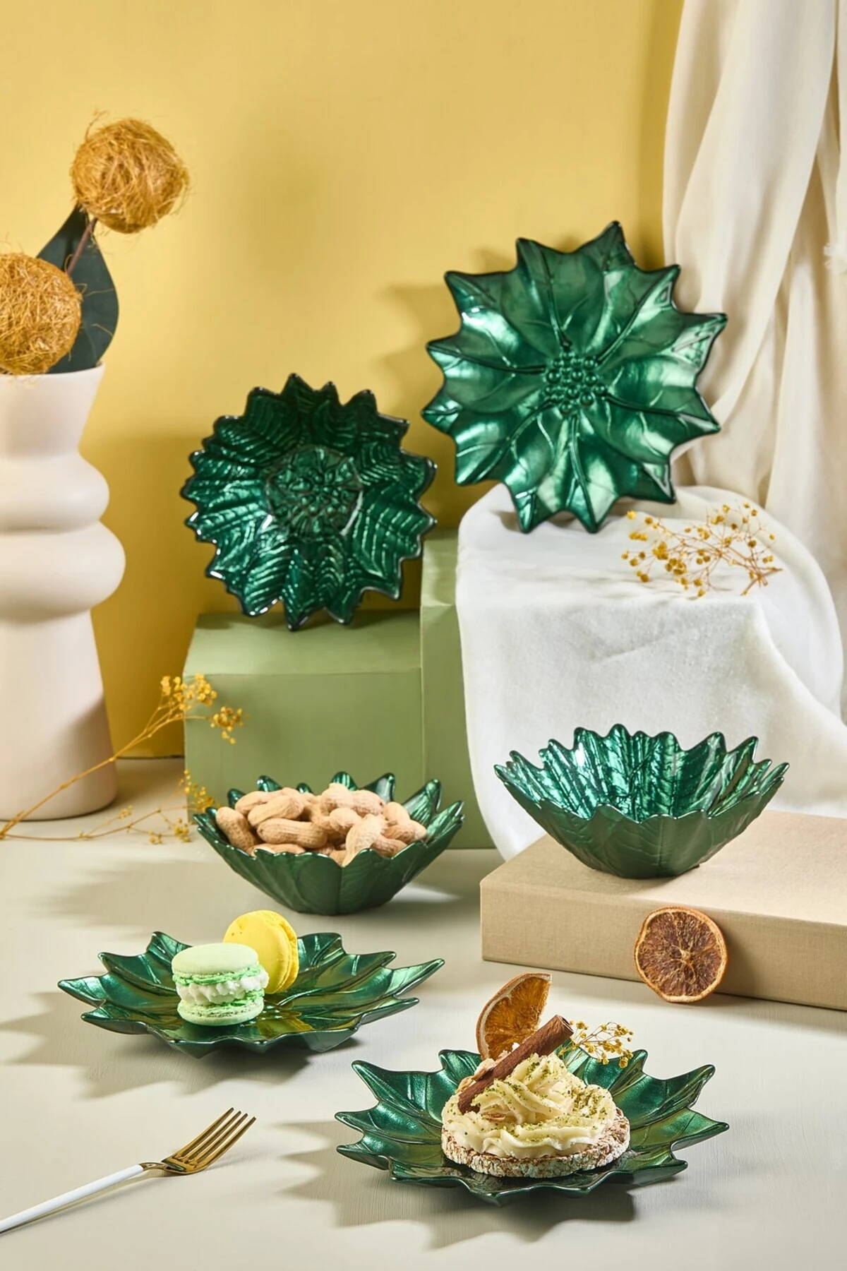 Yeşil Poinsettia Cam Tabak & Kase Seti - 3 Adet Tabak - 3 Adet Kase