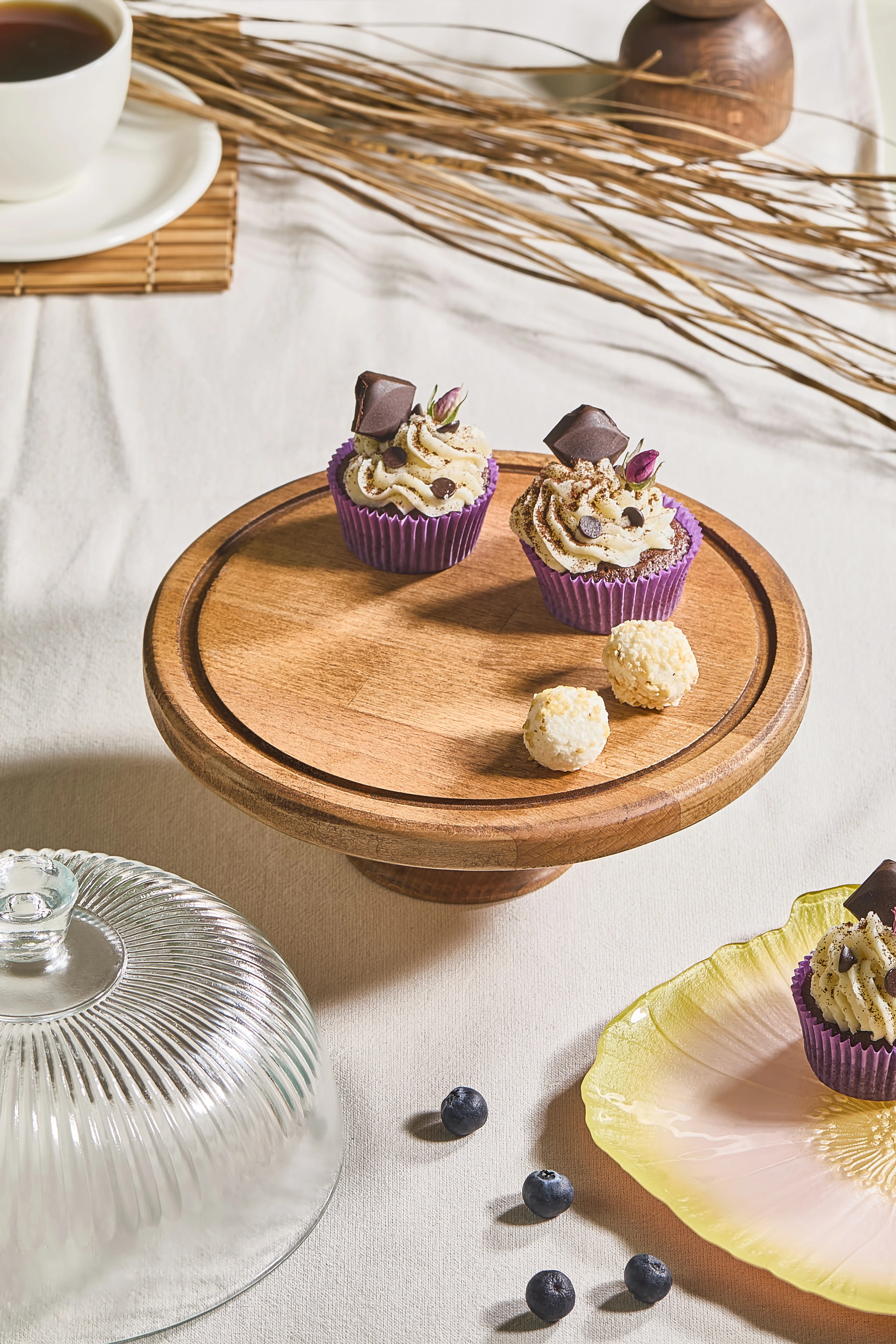 Eterna 22 CM Cam Fanuslu Ayaklı Kek Kurabiye Pasta Standı