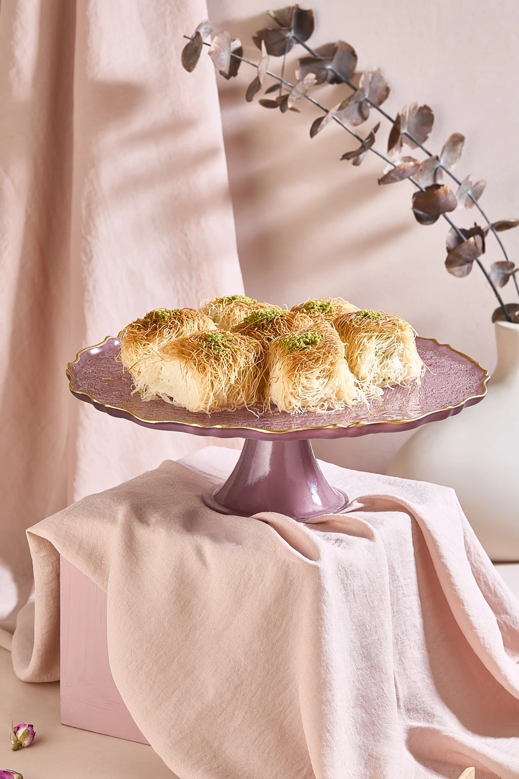 Goblen 28 CM Mürdüm Ayaklı Pasta Tabağı Standı