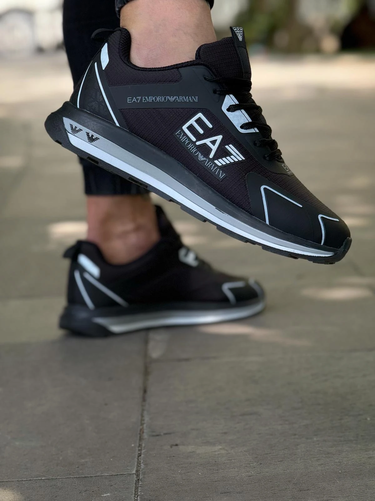 EMPORİA ARMANİ - SİYAH BEYAZ