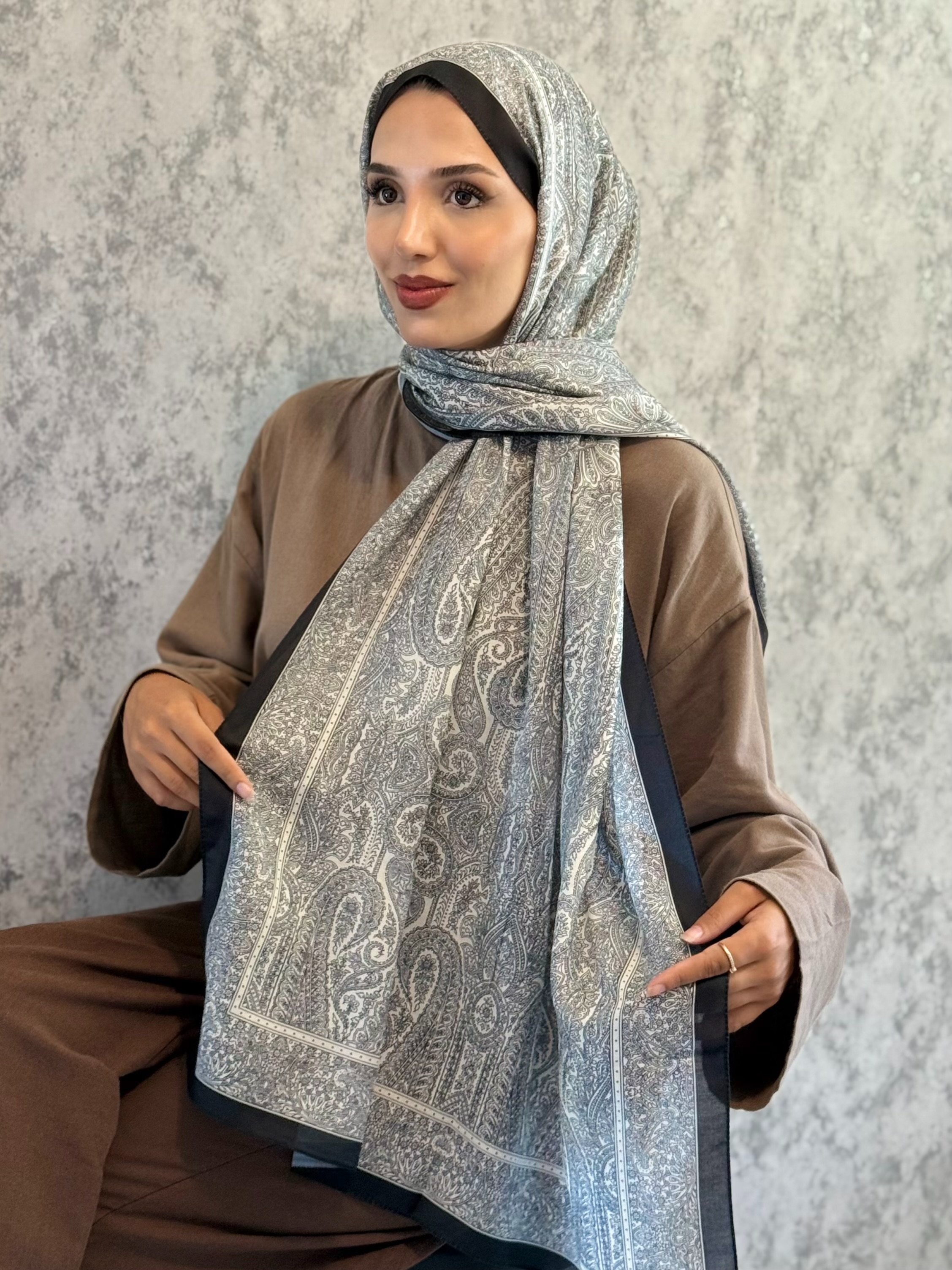 BEYAZ-SİYAH