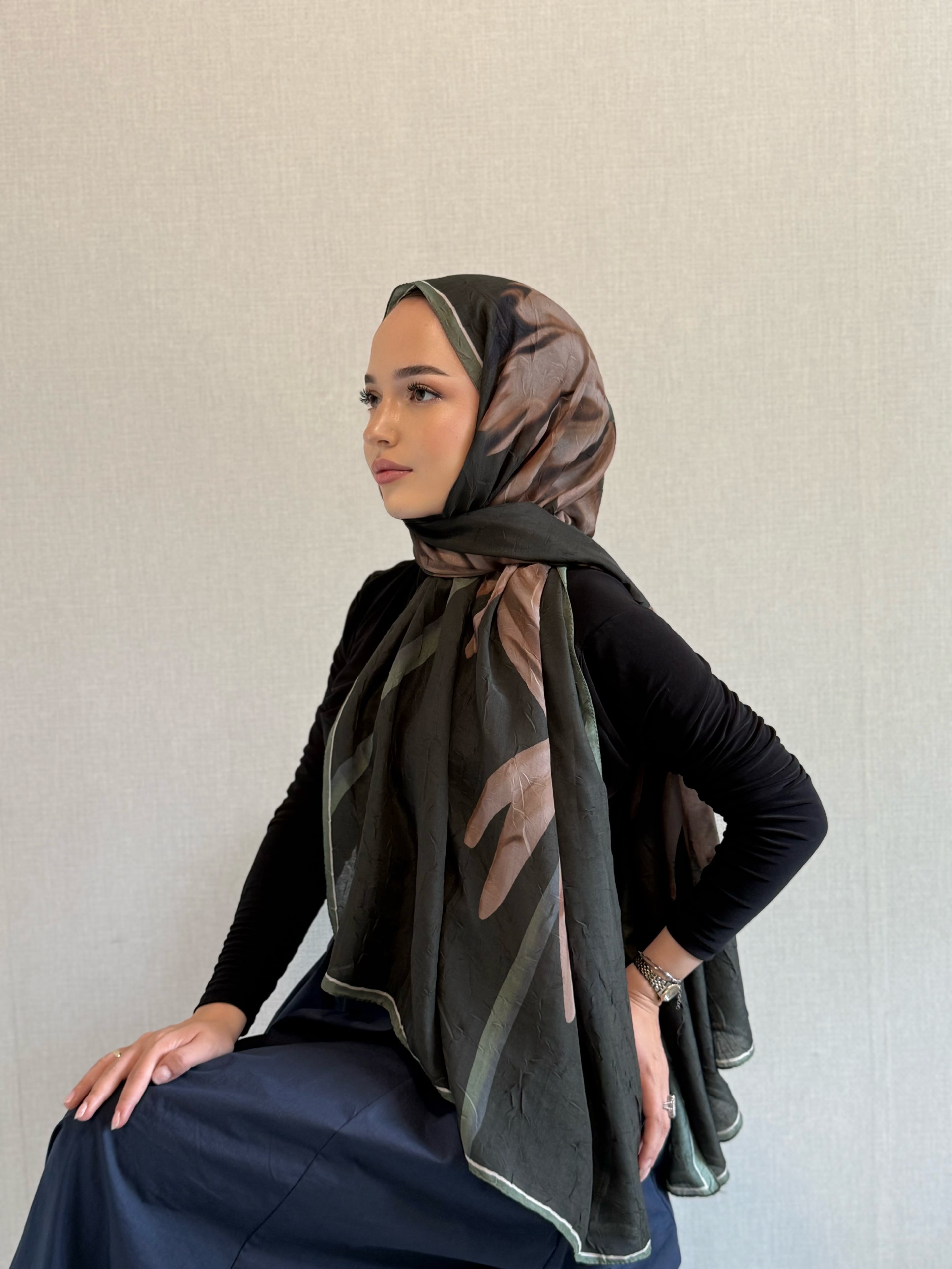 KOYU YEŞİL