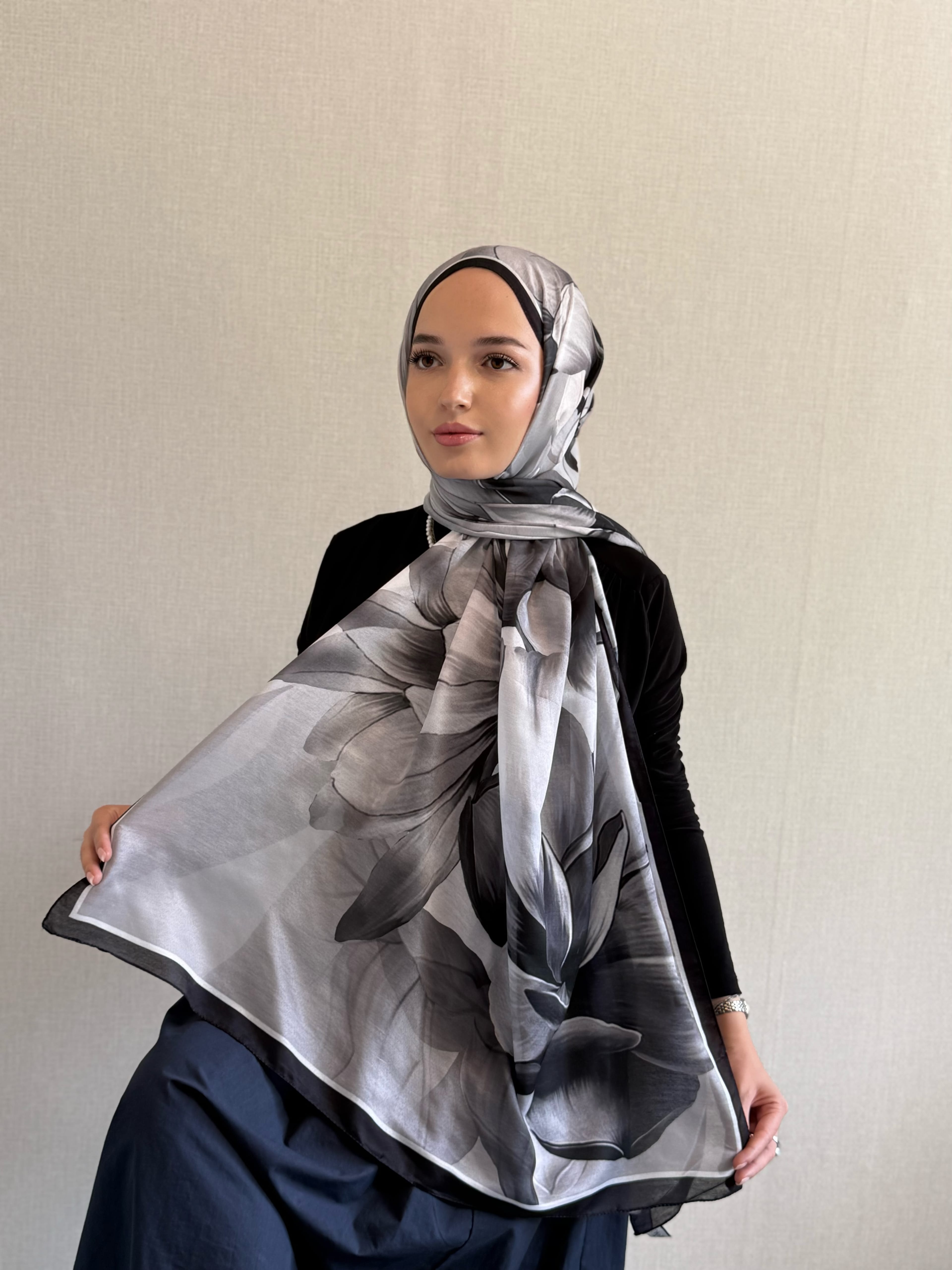 SİYAH