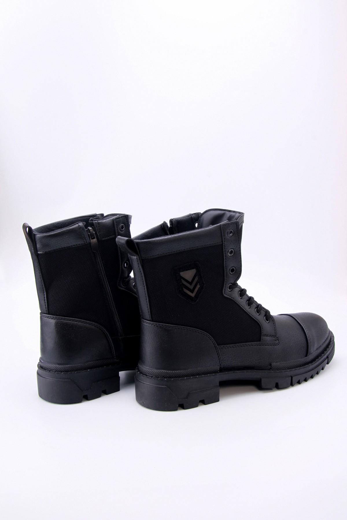 Unisex Bot 2100
