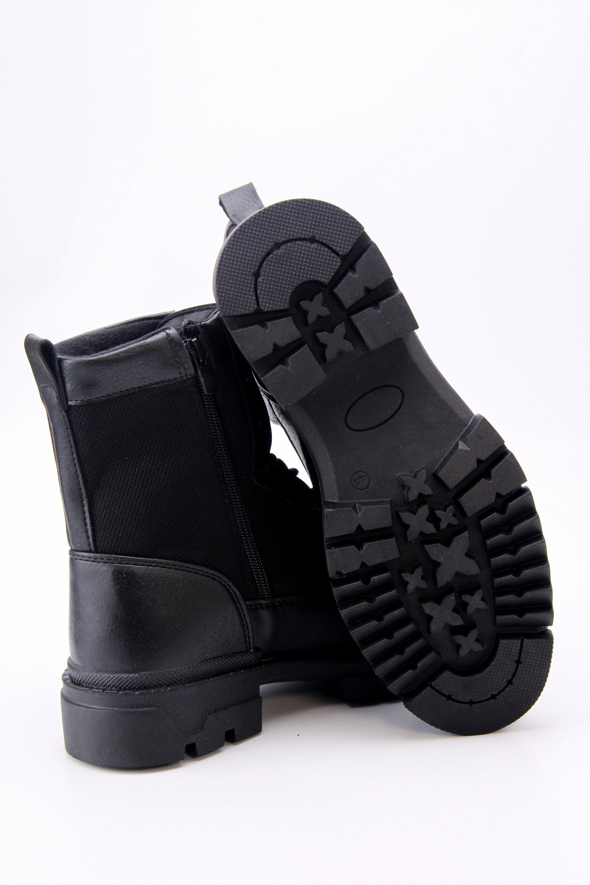 Unisex Bot 2100