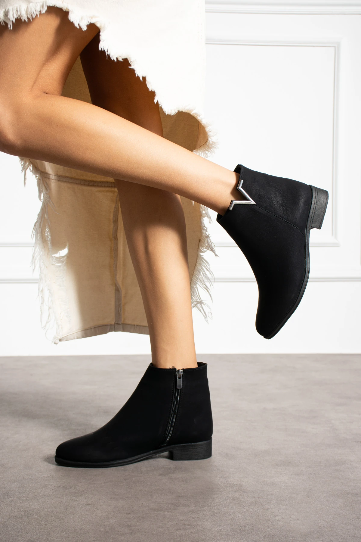 Kadın Tokalı Fermuarlı Rahat Bot Kaymaz Taban PTK013 - Siyah Mat