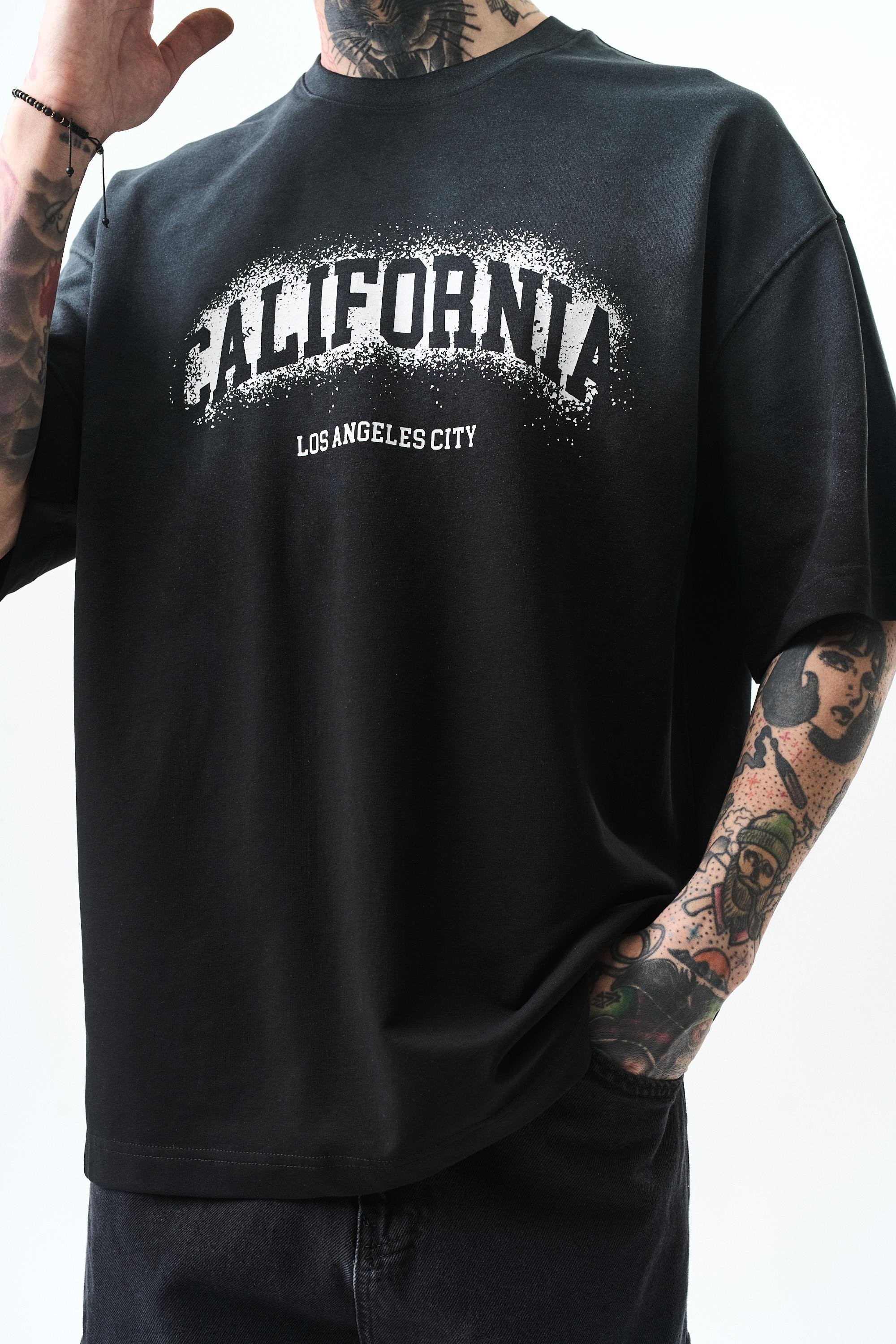 Erkek California Baskılı Oversize T-Shirt - siyah