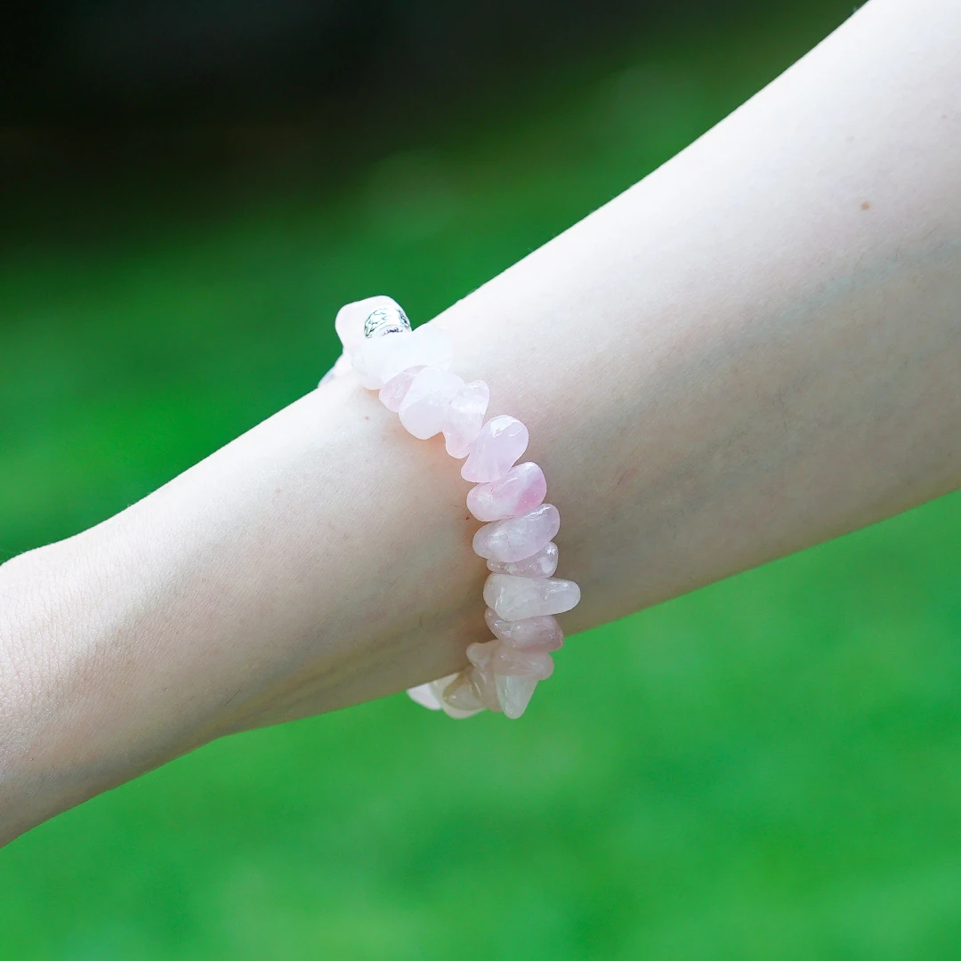 RawHeart – Kırık Taşlı Pembe Kuvars Doğal Bileklik