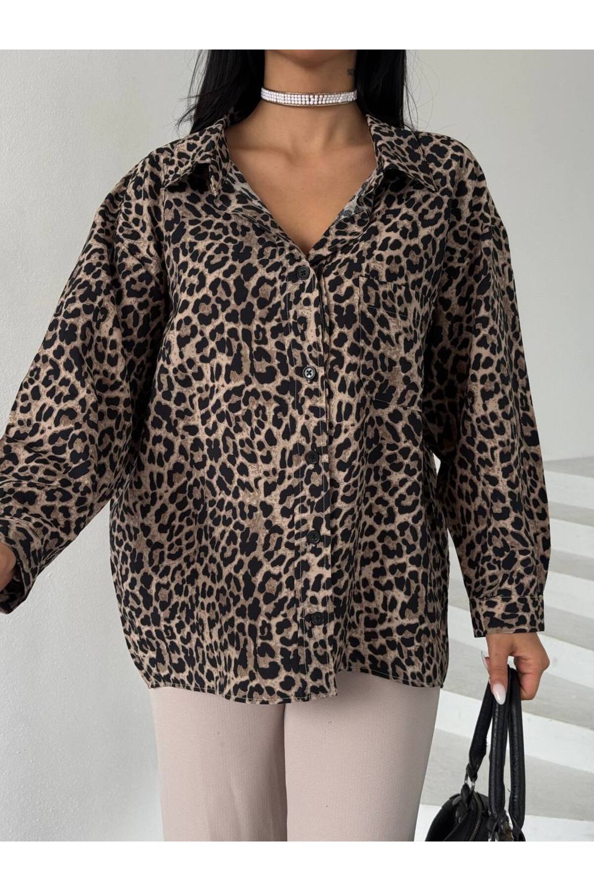 Leopar Desen Oversize Kadın Cep Detaylı Gömlek (Viskon Kumaş)