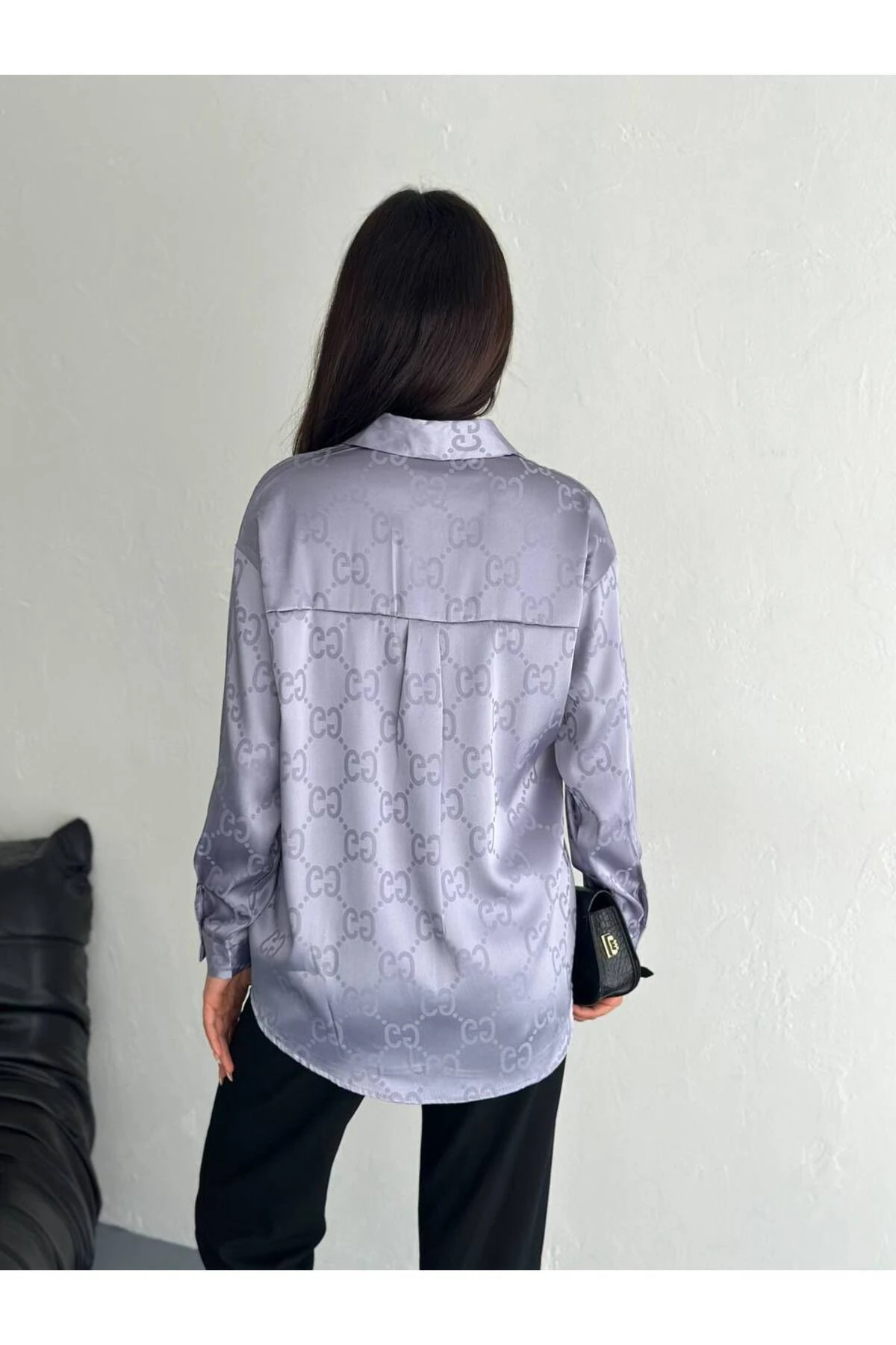 Saten Kendinden Desenli Gri Kadın Gömlek