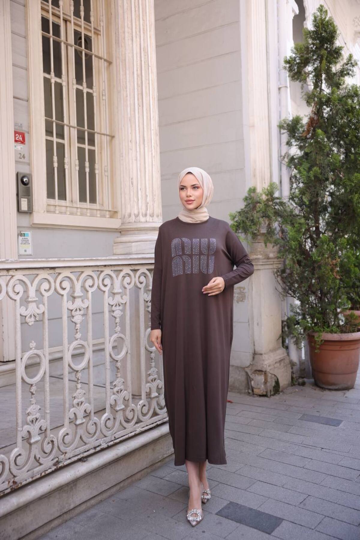 Kadın Taş Aksesuarlı Vorteks Penye Tesettür Elbise (Likralı Pamuk Kumaş )