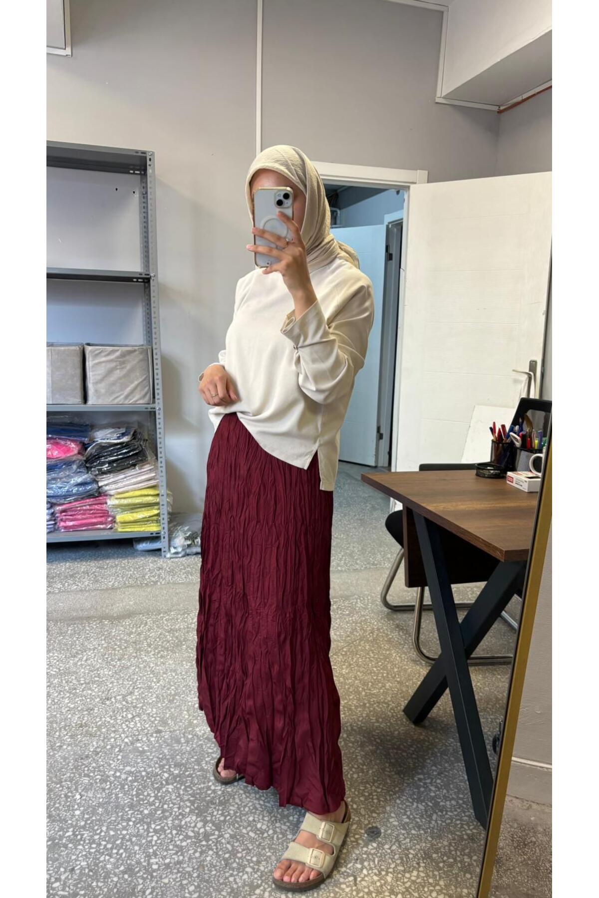 Kadın Bej Kraş Etek Kırışık Kumaş Maxi Etek - Bordo