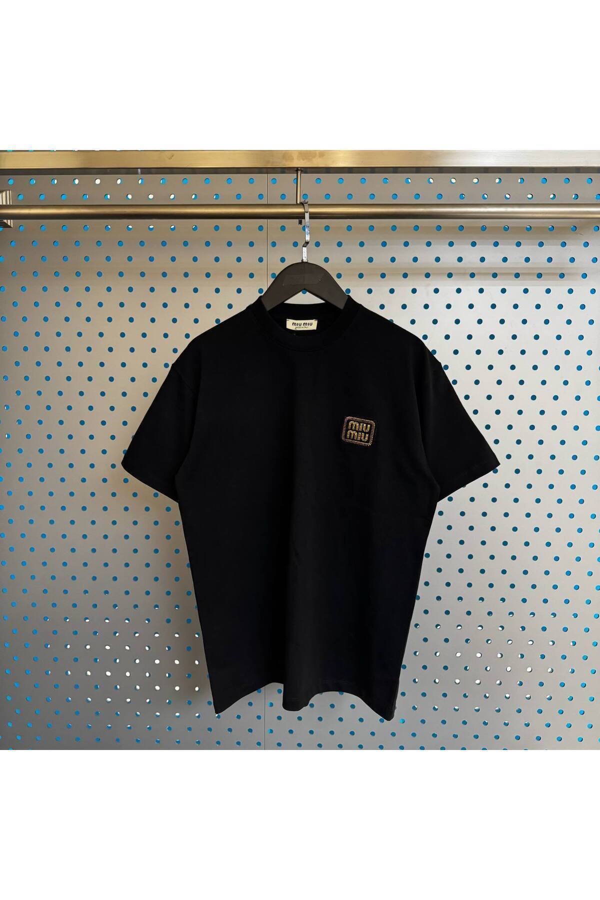 Erkek - Kadın Unisex Aksesuarlı Özel Tasarım T-shırt - Siyah