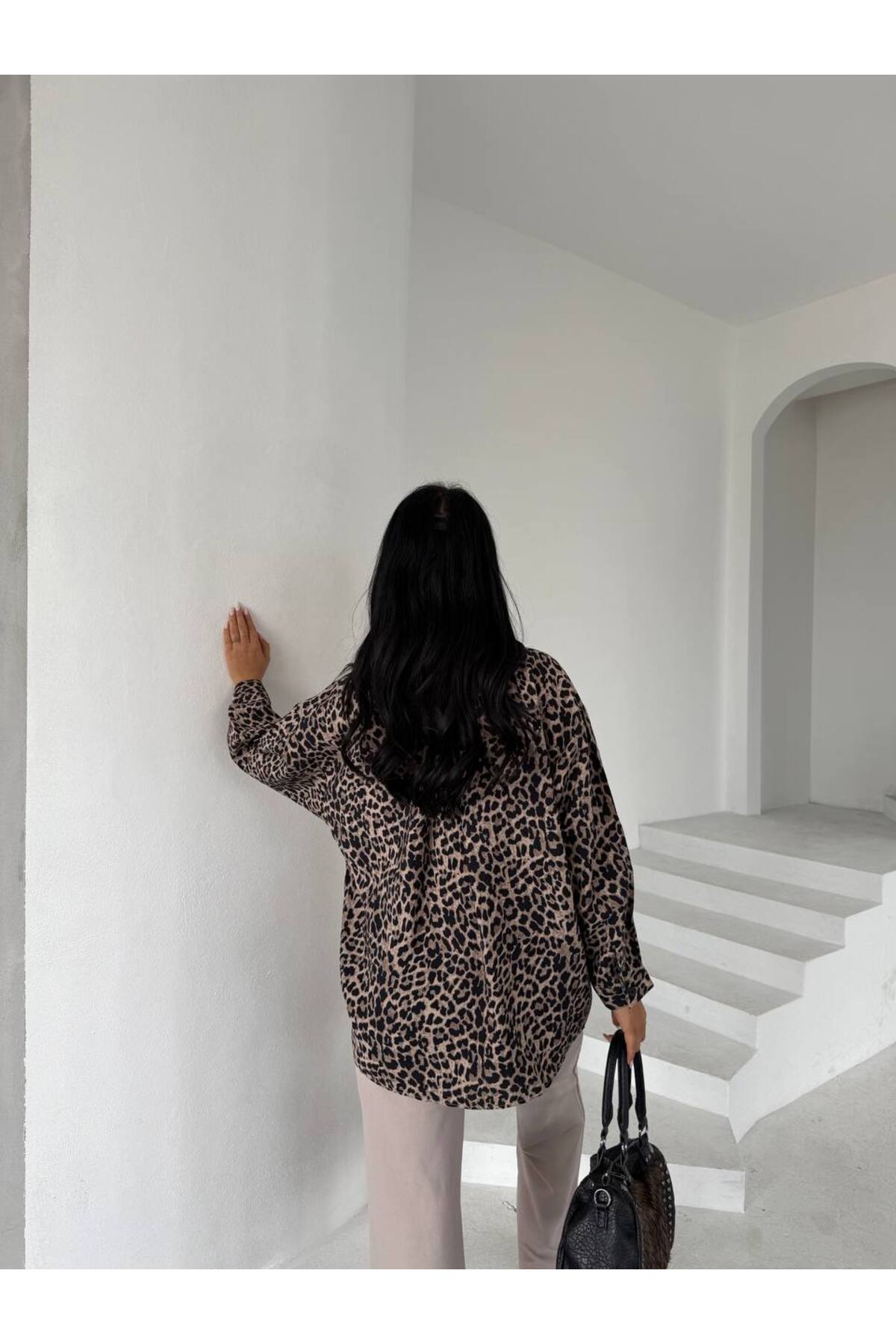 Leopar Desen Oversize Kadın Cep Detaylı Gömlek (Viskon Kumaş)