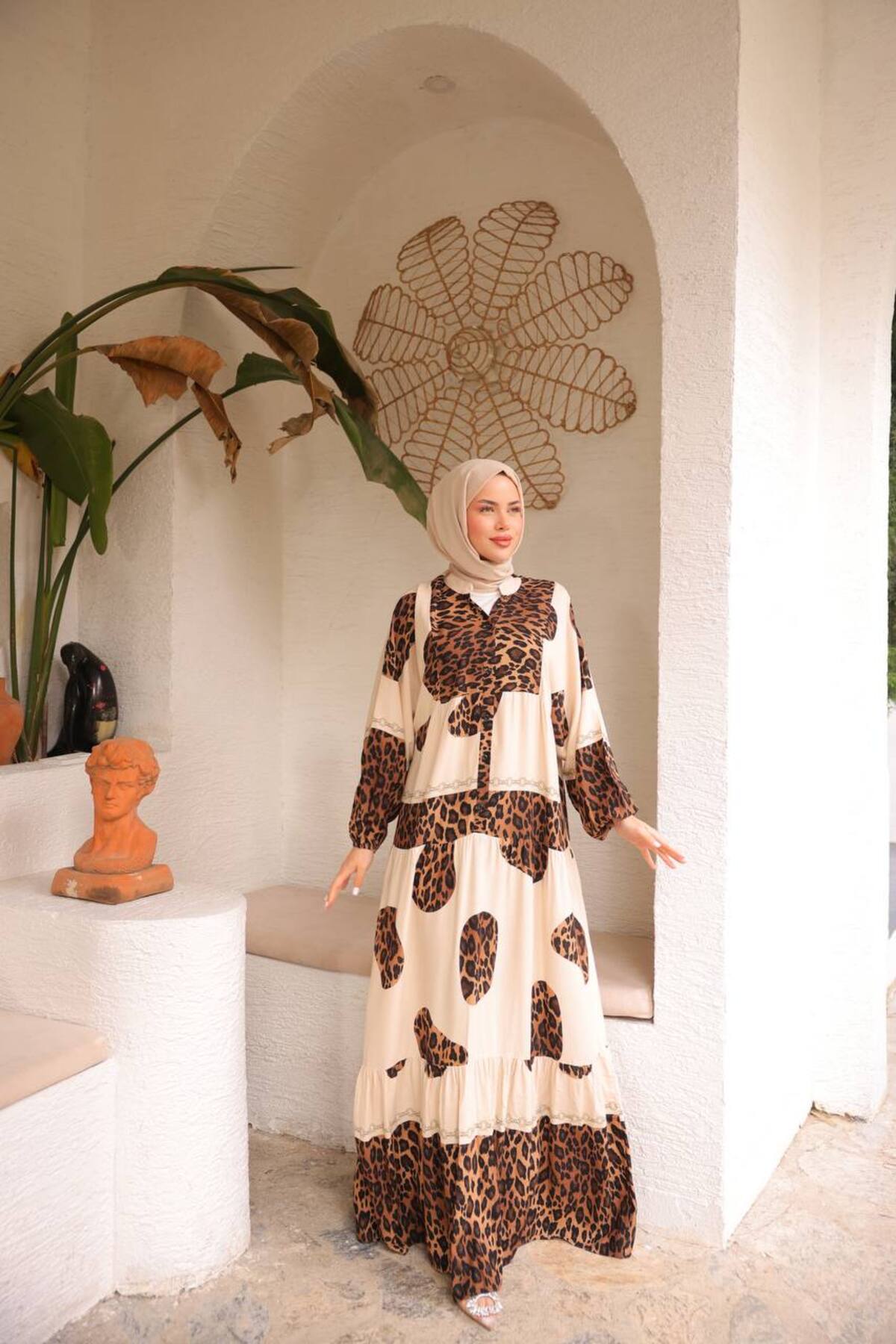 Leopar Desenli Viskon Kadın Elbise 135 cm Uzun Elbise - Bej