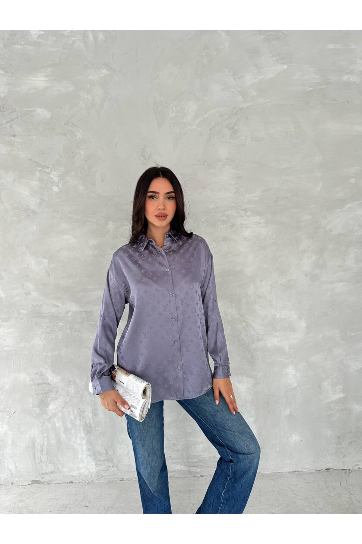 Saten Kendinden Desenli Kadın Gömlek - Gri