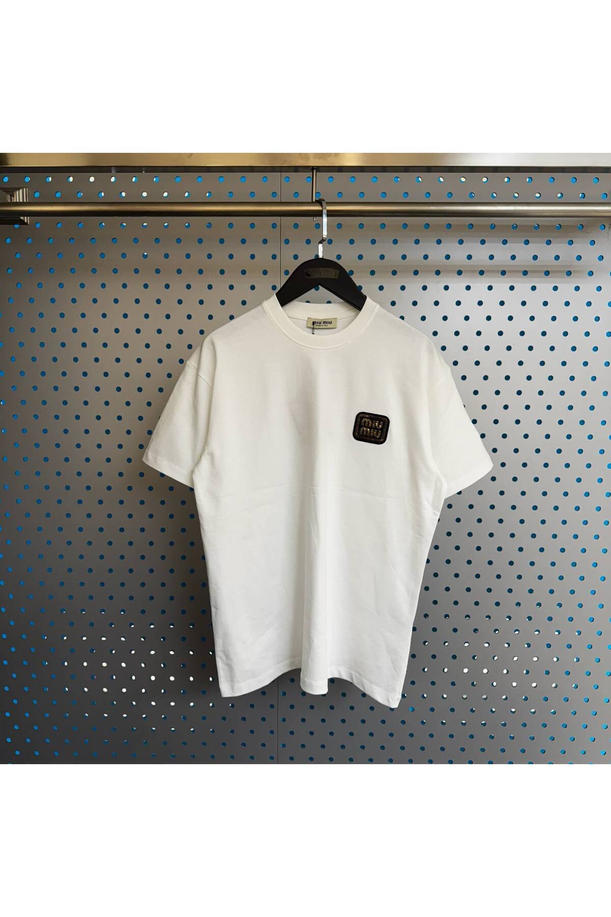 Erkek - Kadın Unisex Aksesuarlı Özel Tasarım T-shırt - Beyaz