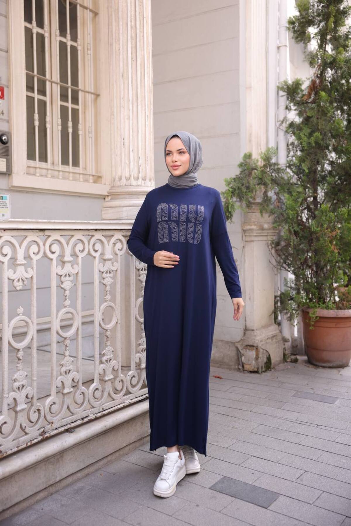 Kadın Taş Aksesuarlı Vorteks Penye Tesettür Elbise (Likralı Pamuk Kumaş ) - Lacivert