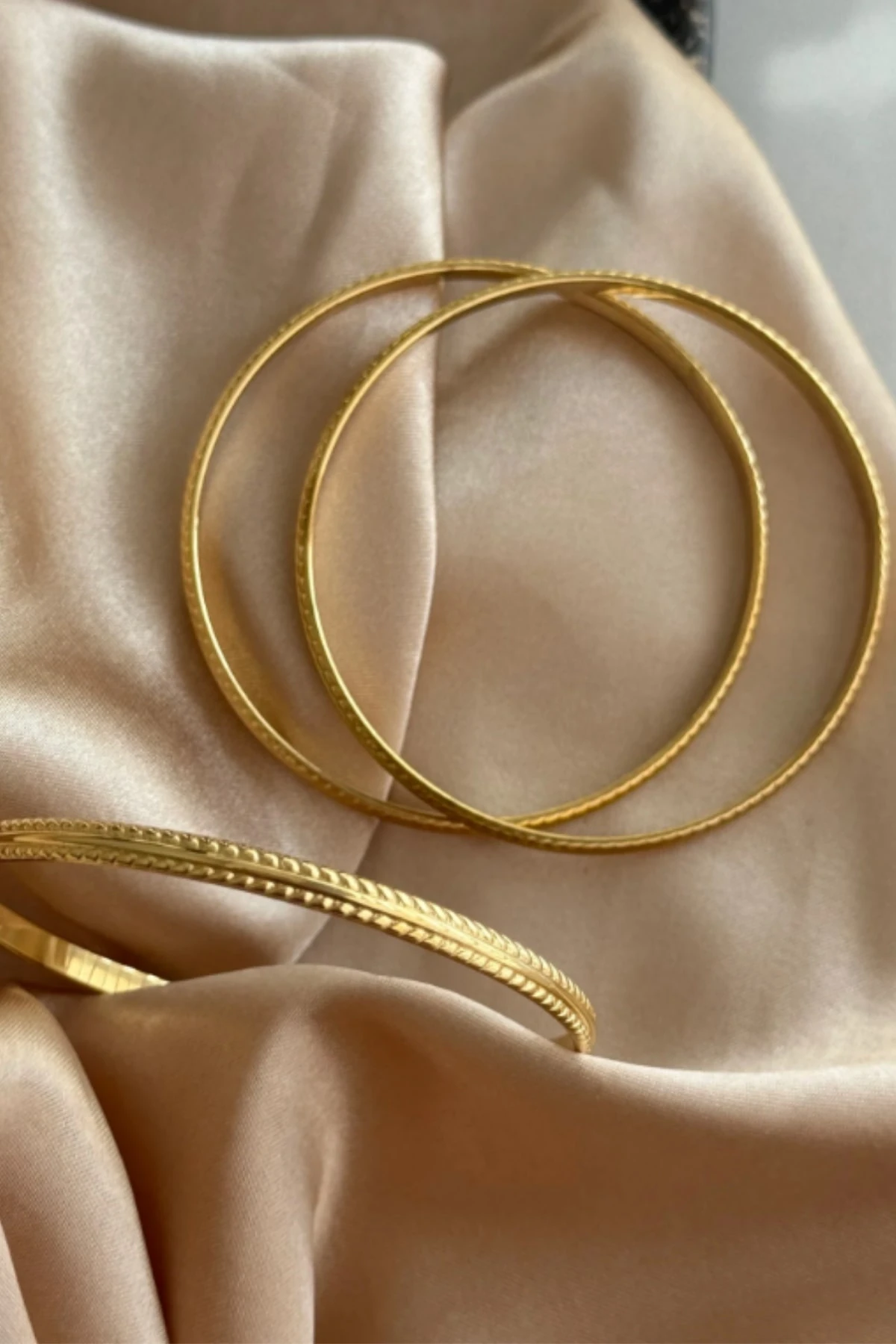 DESENLİ ÇELİK GOLD AJDA BİLEZİK SETİ (3'LÜ) AJDBLZK-03