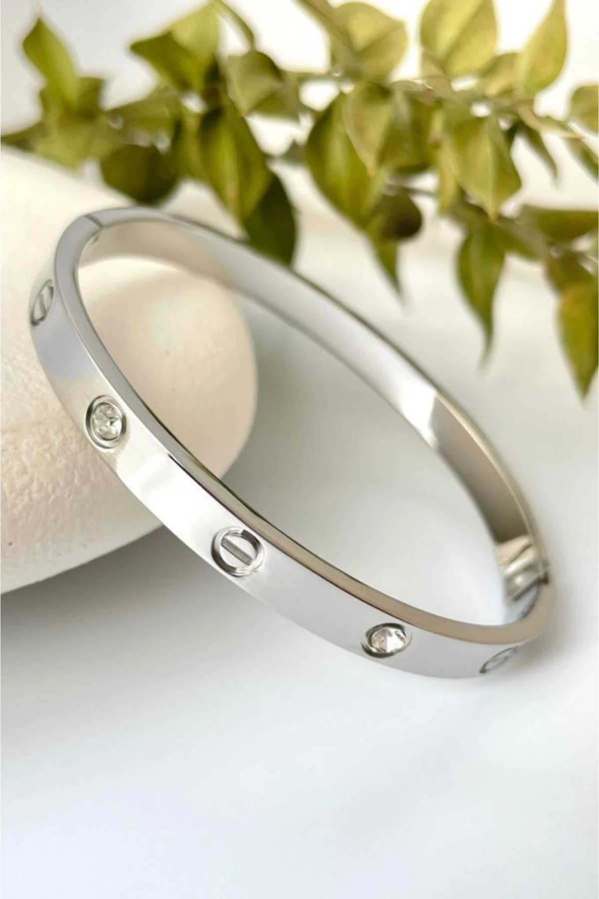 TAŞLI GÜMÜŞ RENKLİ KELEPÇE CRTIER-BLK-GMS-01