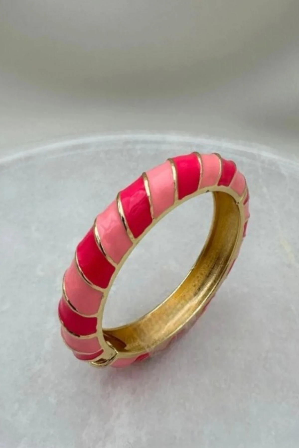 MİNELİ PEMBE VE FUŞYA TONLU KELEPÇE MNL-KLP-04