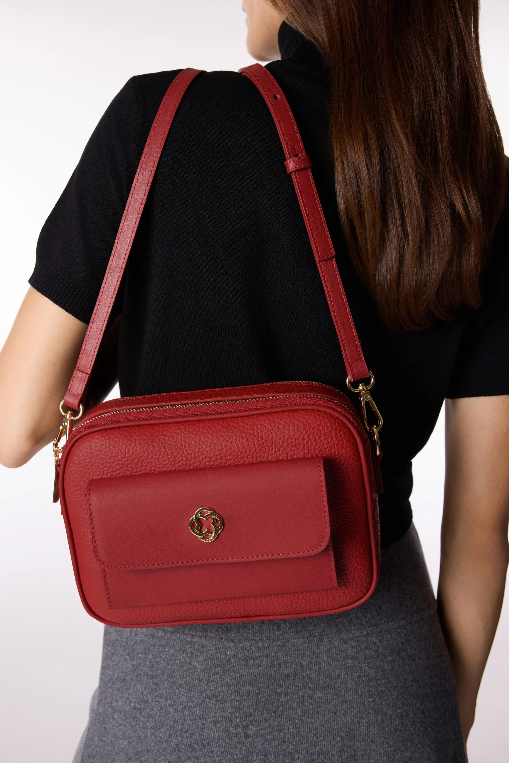 AKER KADIN OMUZ ÇANTASI AR0092020275