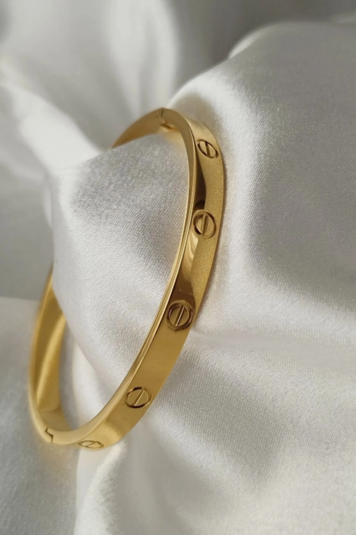 ALTIN RENK DÜZ KALIN MODEL BİLEKLİK CRTIER-BLK-ZRV-3